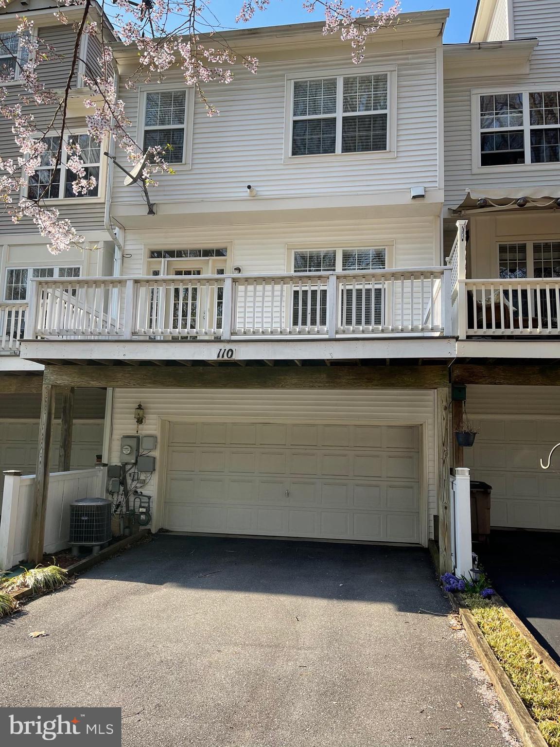 KING FARM WATKINS POND - Residential Lease