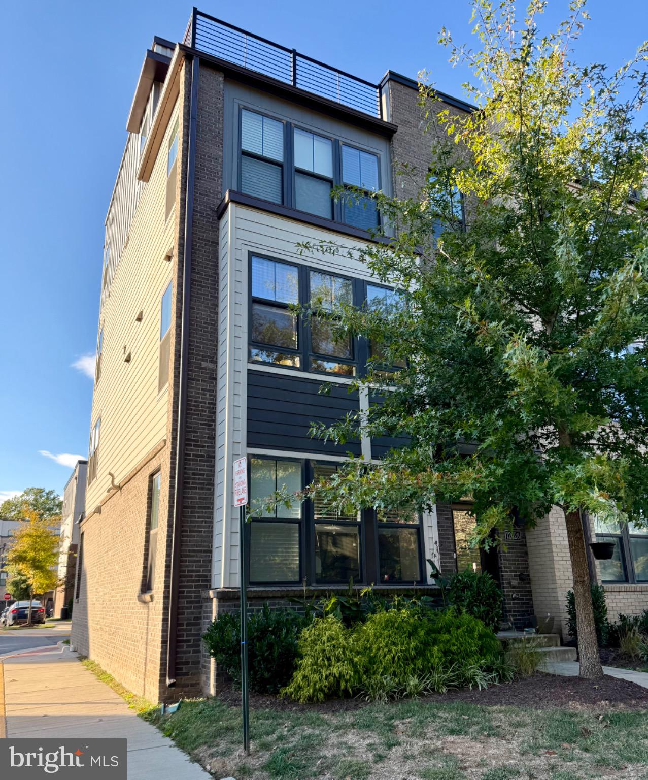 TALL OAKS - Residential Lease