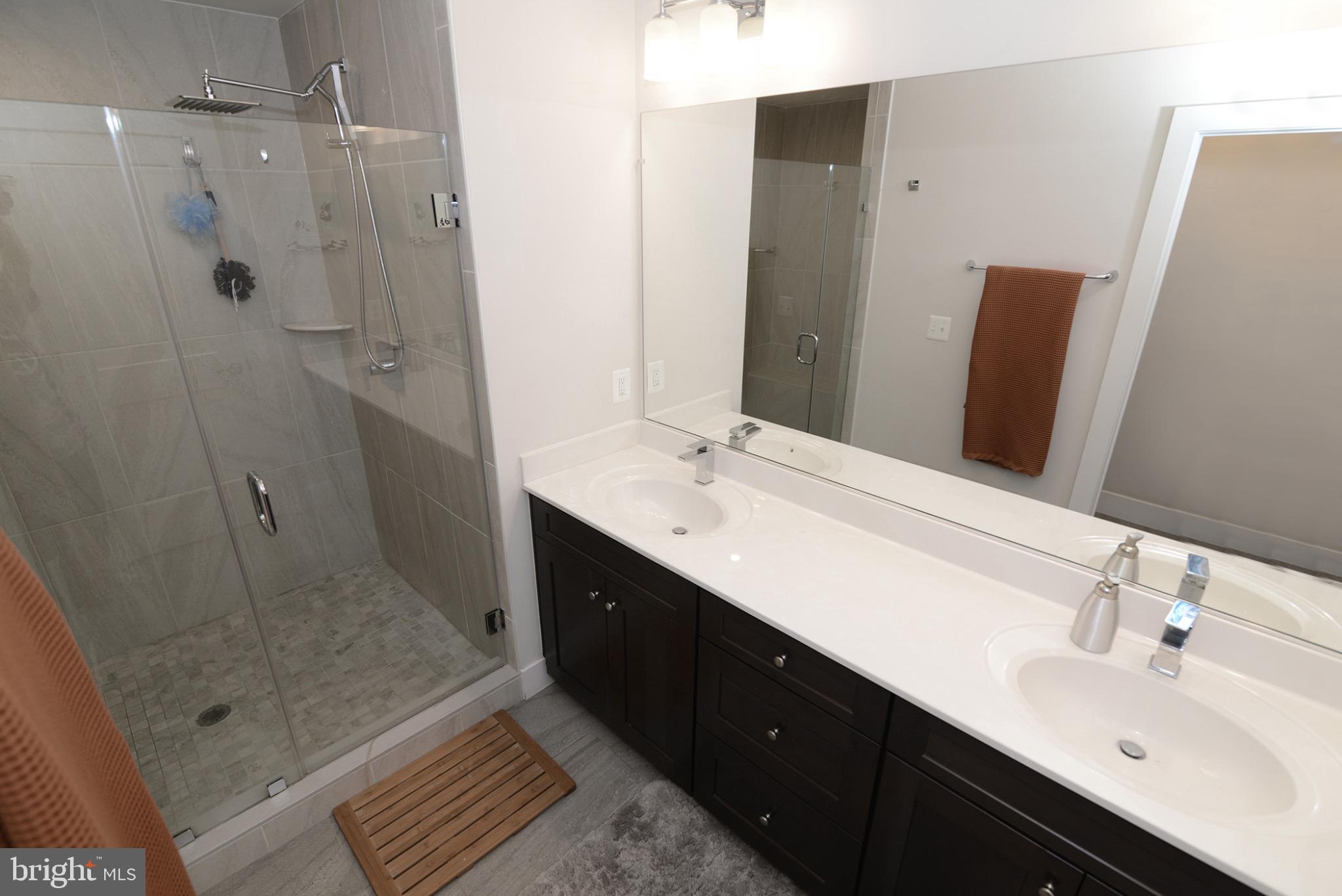 TALL OAKS - Residential Lease