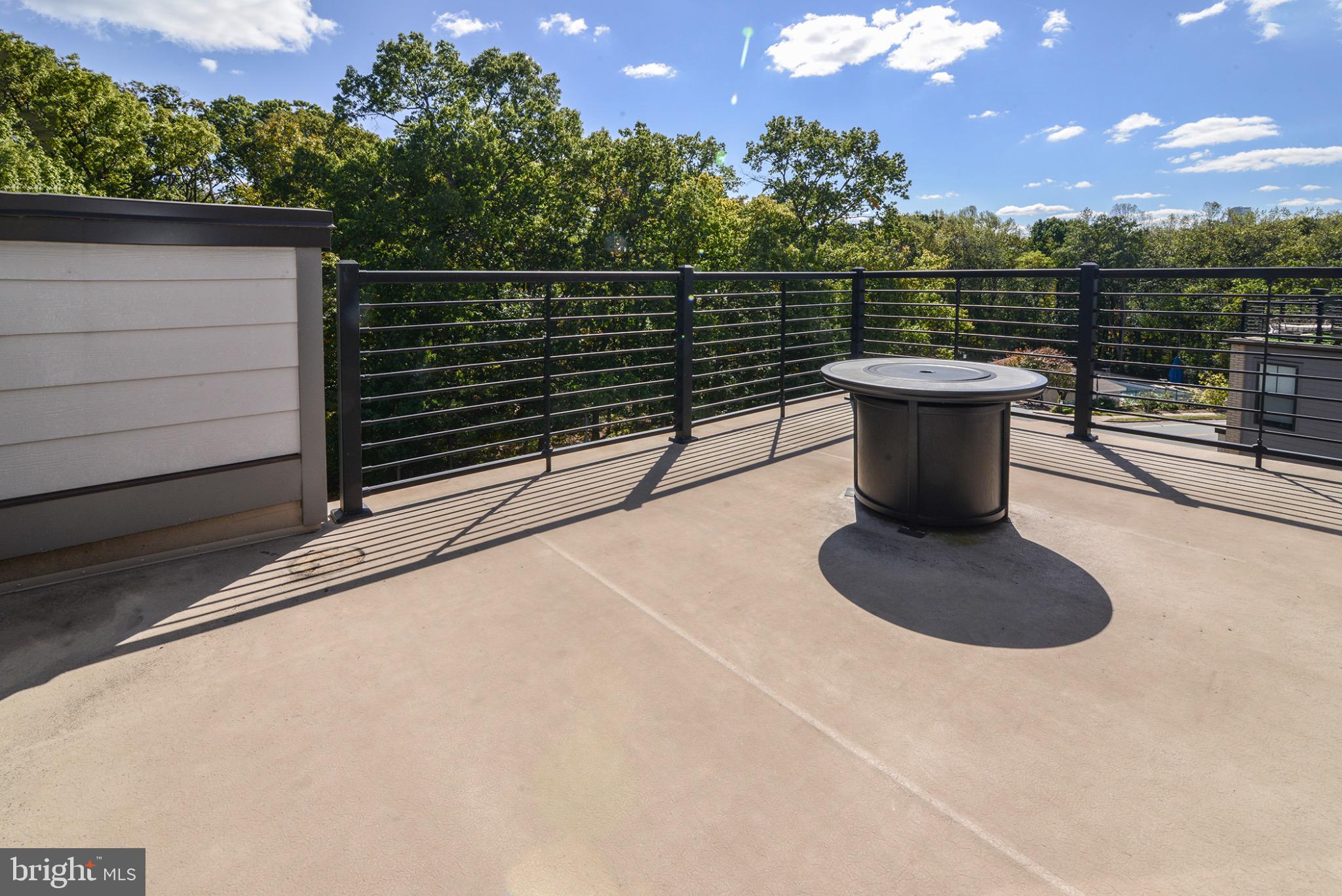 TALL OAKS - Residential Lease