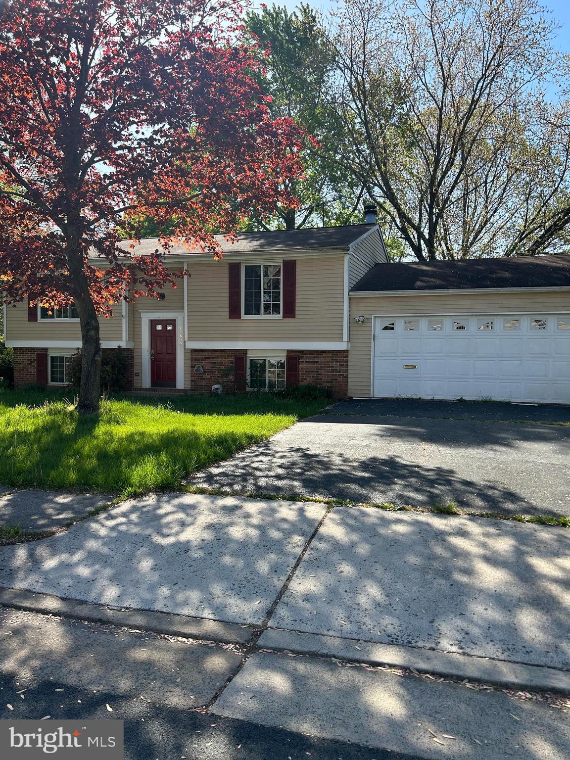 Fresh painted whole house, all bedroom's floor and Basement floors replaced with Perko wood floor. good school districts, convenience location. dining room leads to the deck and facing a huge, fenced back yard. fenced will be fixed for the missing piece- due to the big wind hit by the storm. Large size two bedrooms in the lower level with a fireplace and bookshelves. Brand new HVAC unit, and Air Duct deep cleaning the whole house. Vacant ready to move in