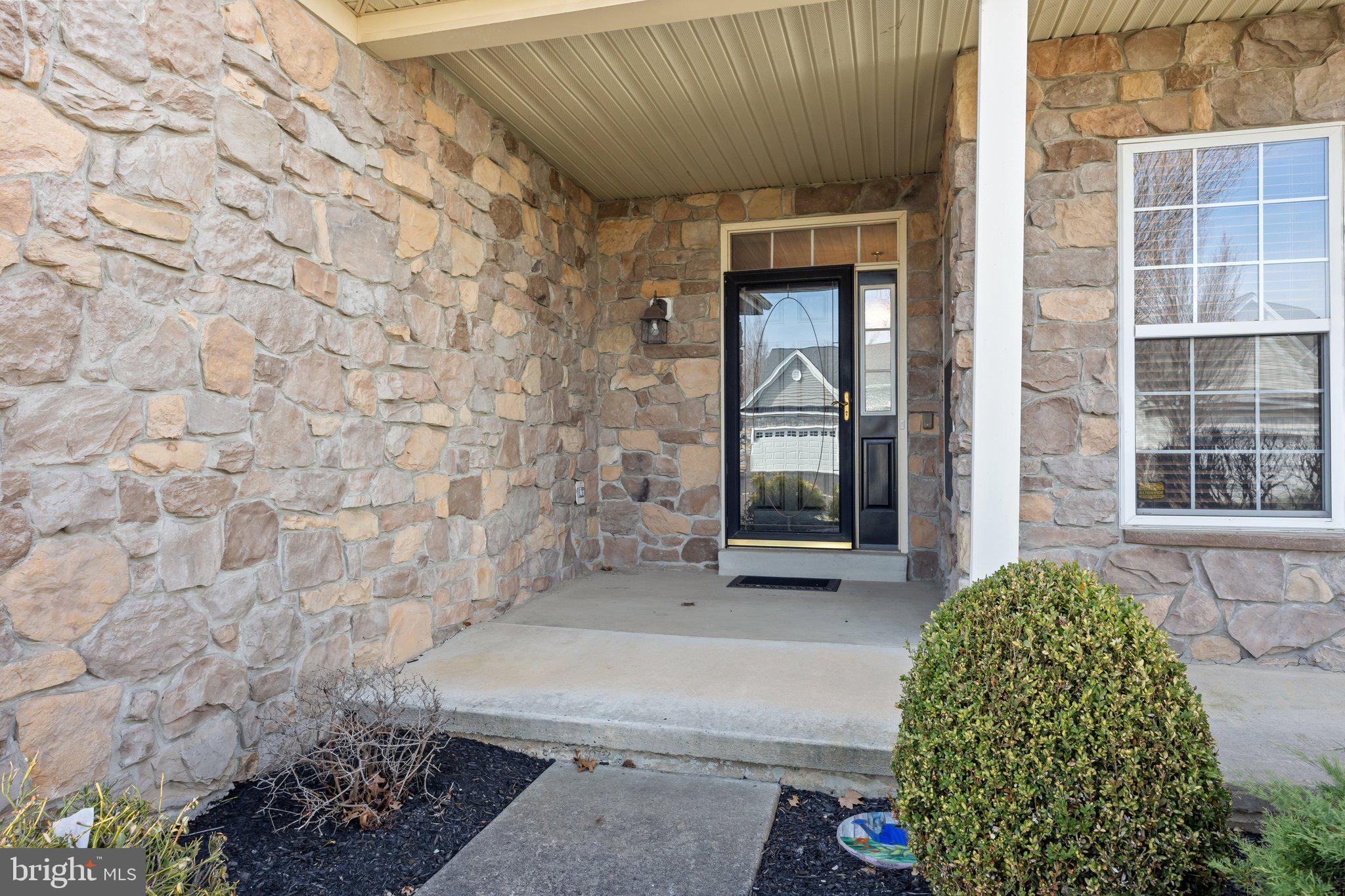 651 N SETTLERS CIRCLE