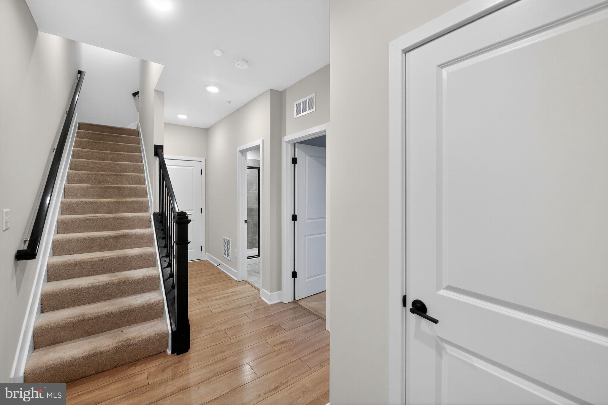 MEDFIELD - Residential