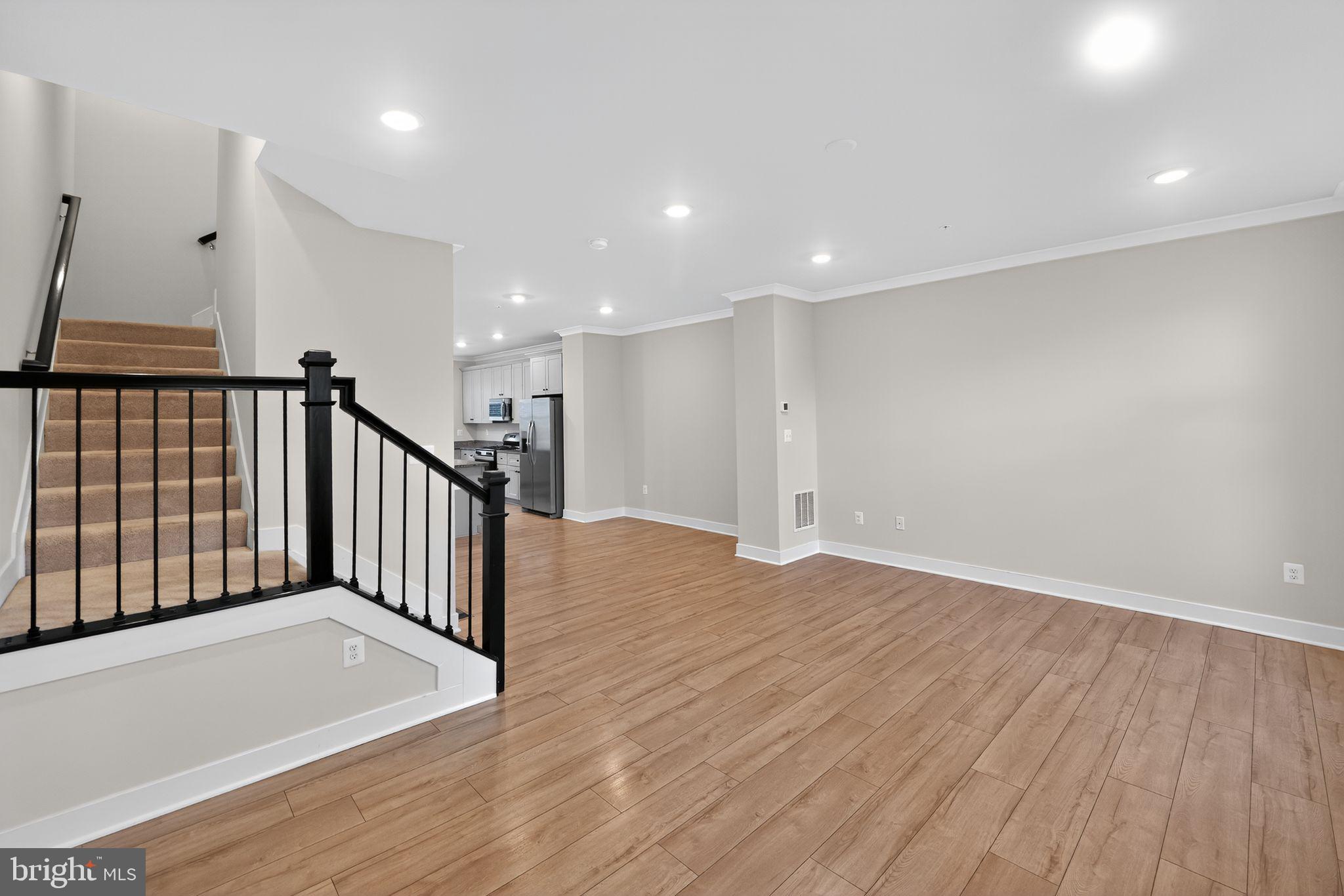 MEDFIELD - Residential