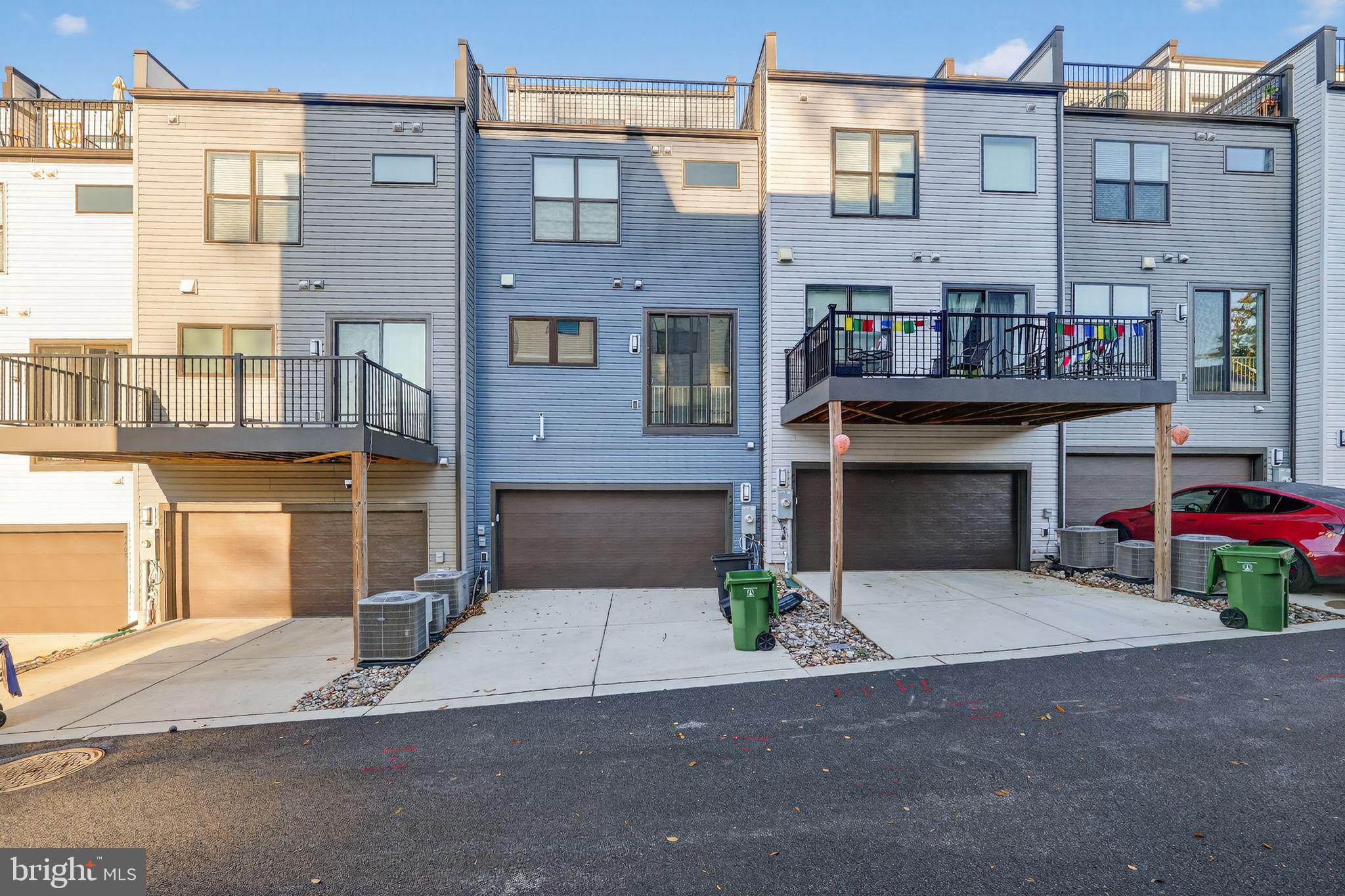 MEDFIELD - Residential