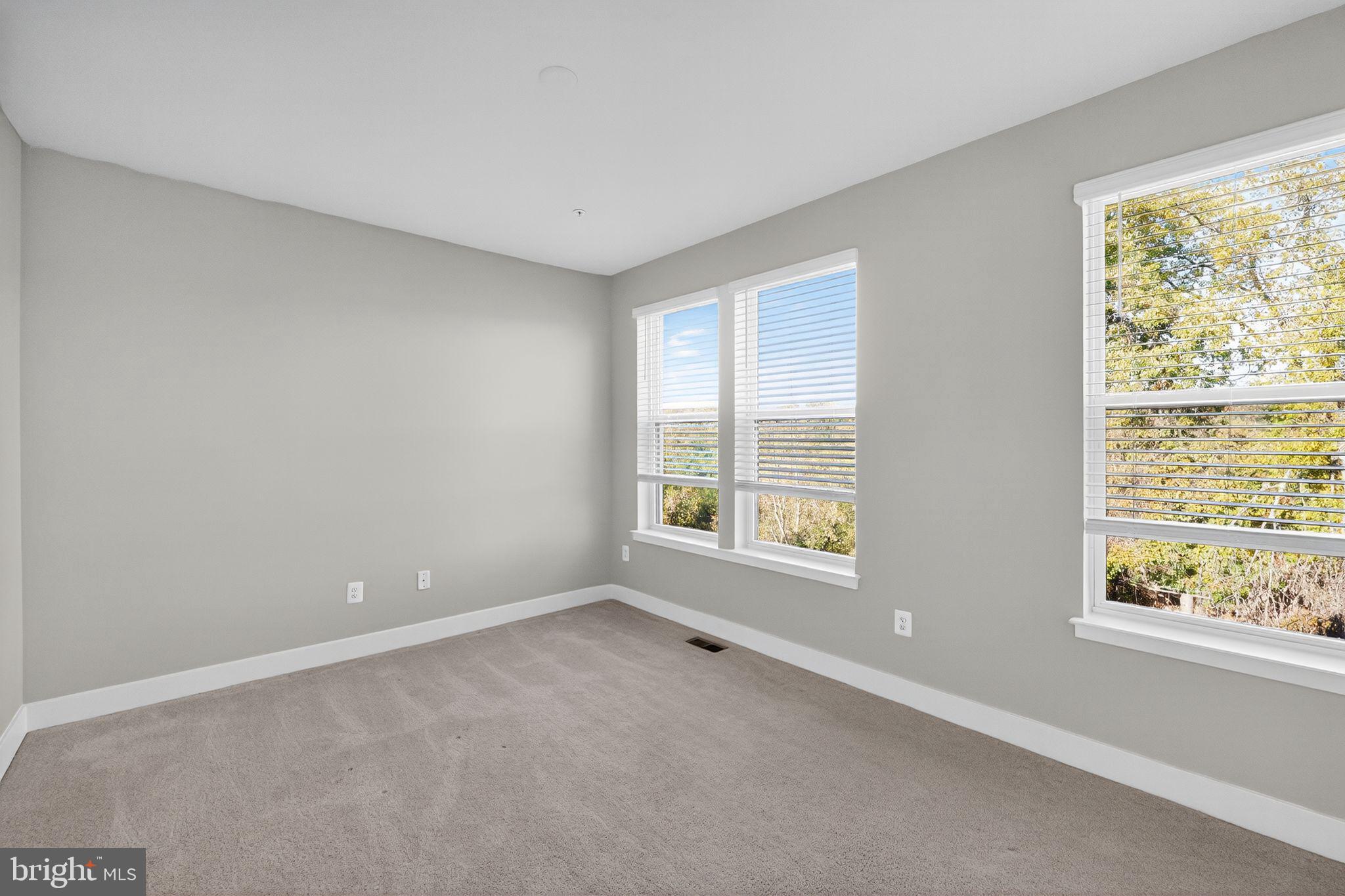 MEDFIELD - Residential