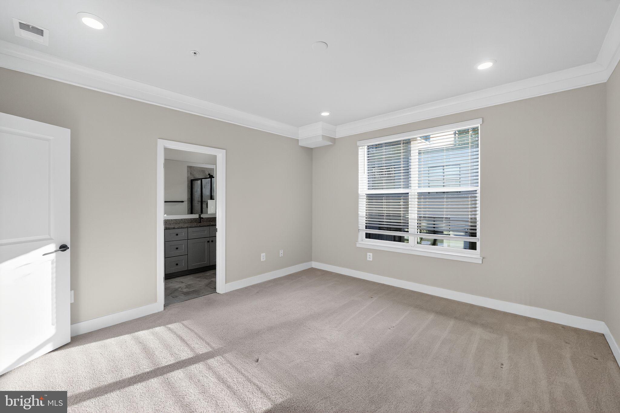 MEDFIELD - Residential