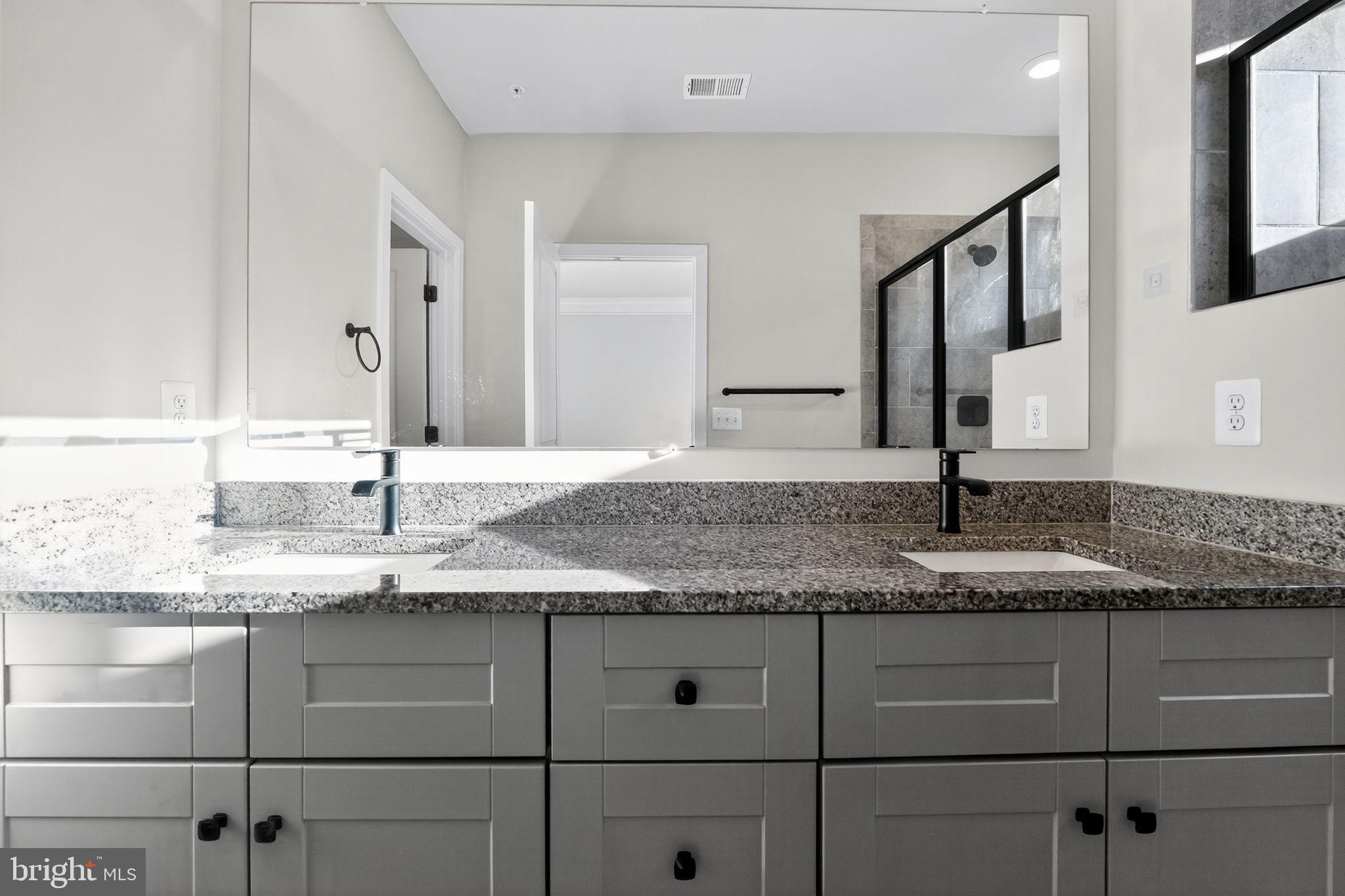 MEDFIELD - Residential