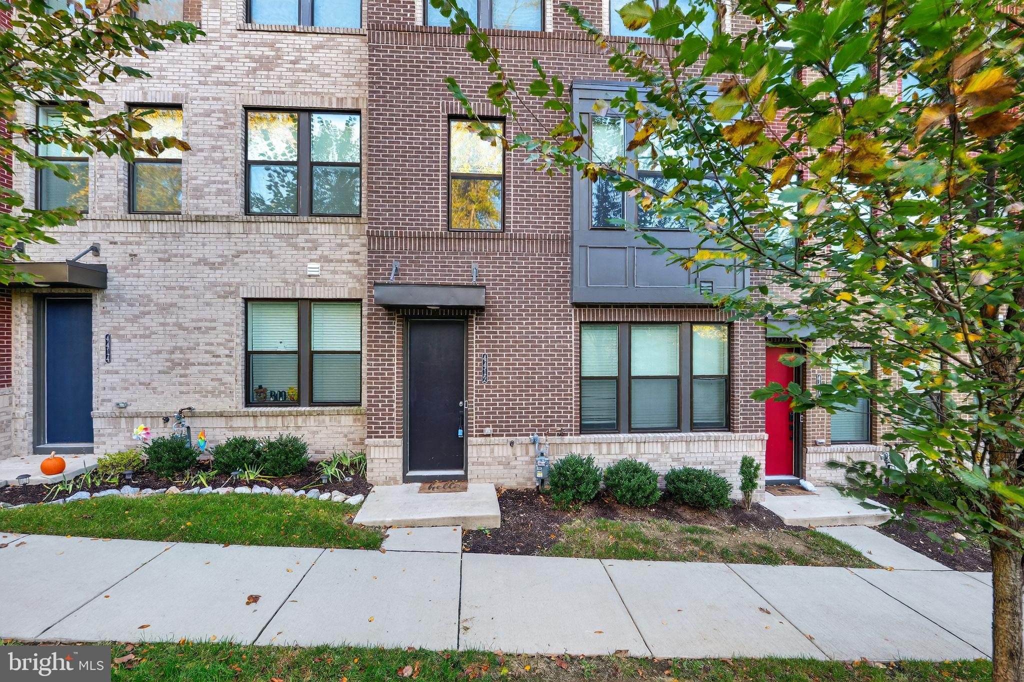 MEDFIELD - Residential