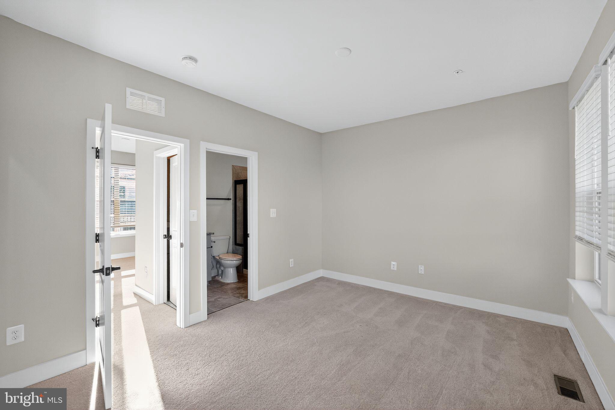 MEDFIELD - Residential