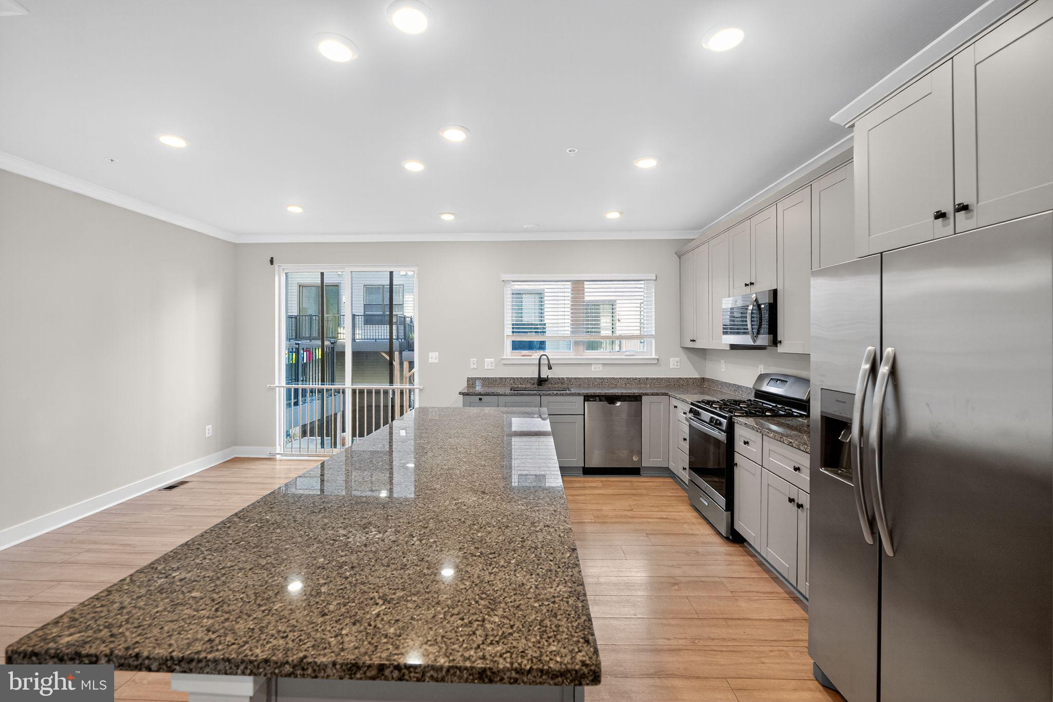 MEDFIELD - Residential