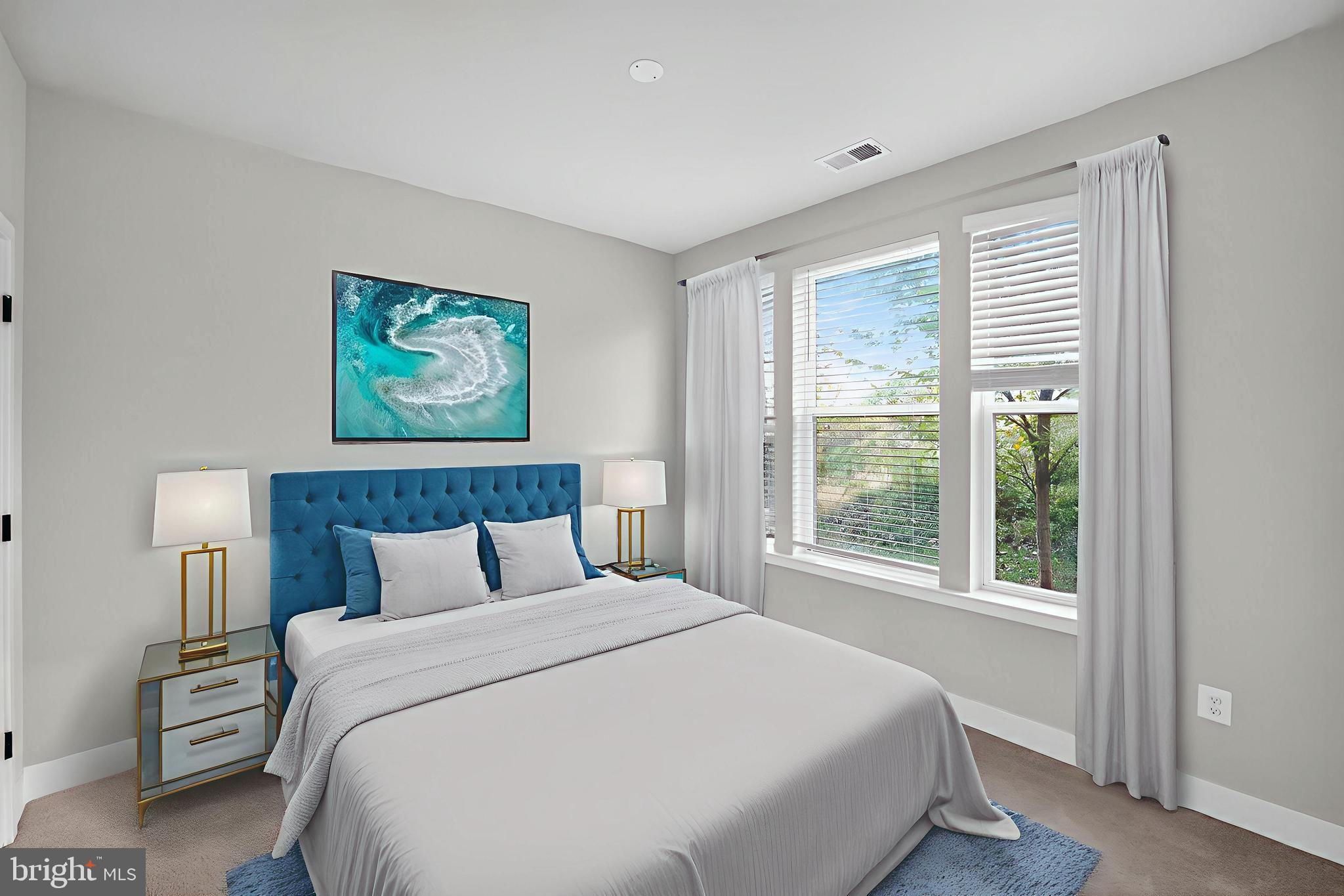 MEDFIELD - Residential