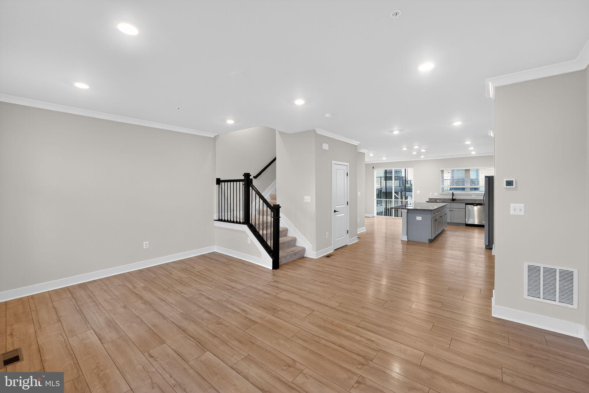 MEDFIELD - Residential