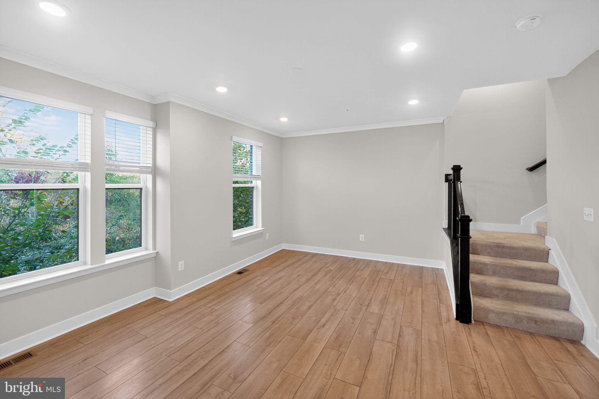 MEDFIELD - Residential