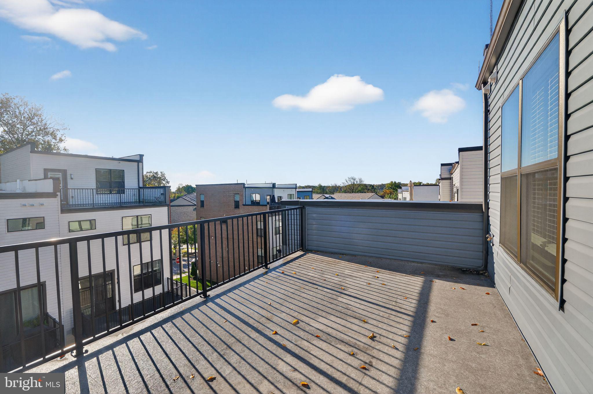 MEDFIELD - Residential