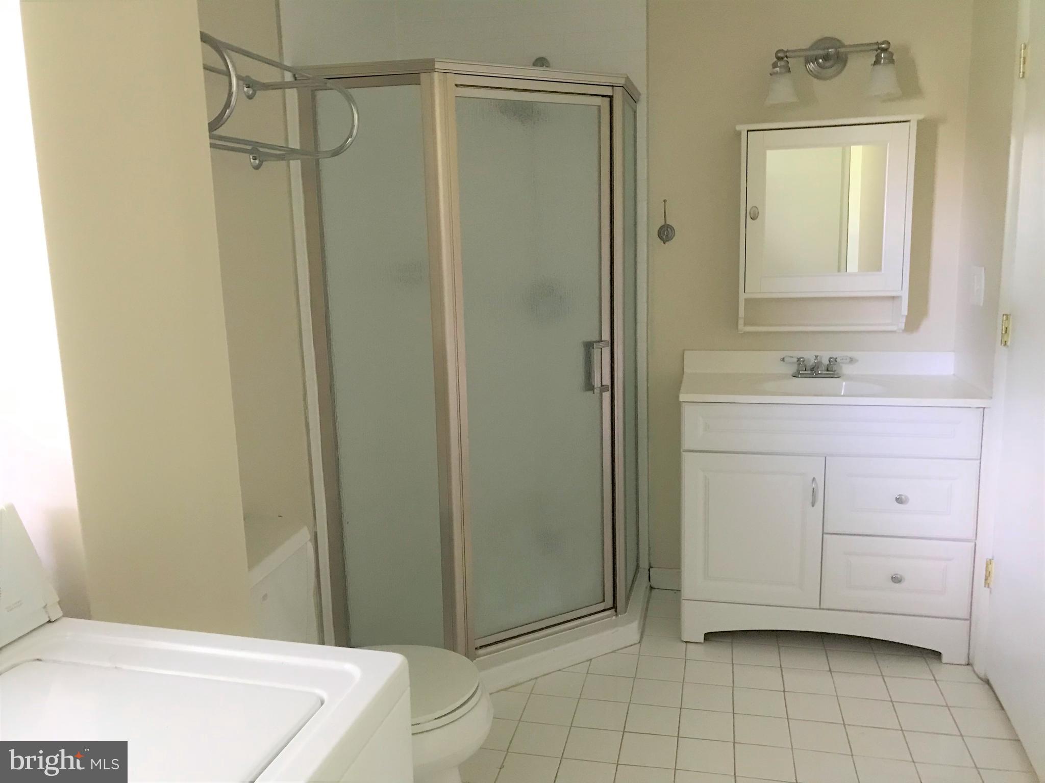 FOUR SEASONS ESTATES - Residential Lease