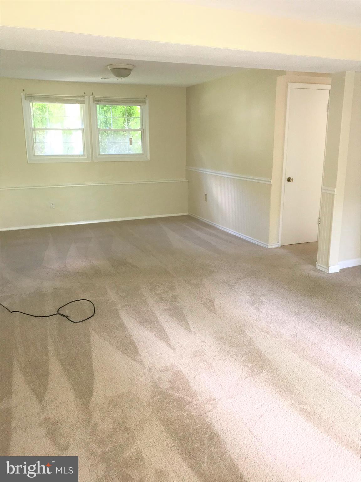 FOUR SEASONS ESTATES - Residential Lease