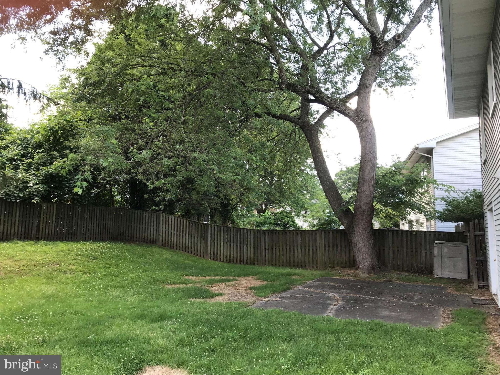 FOUR SEASONS ESTATES - Residential Lease