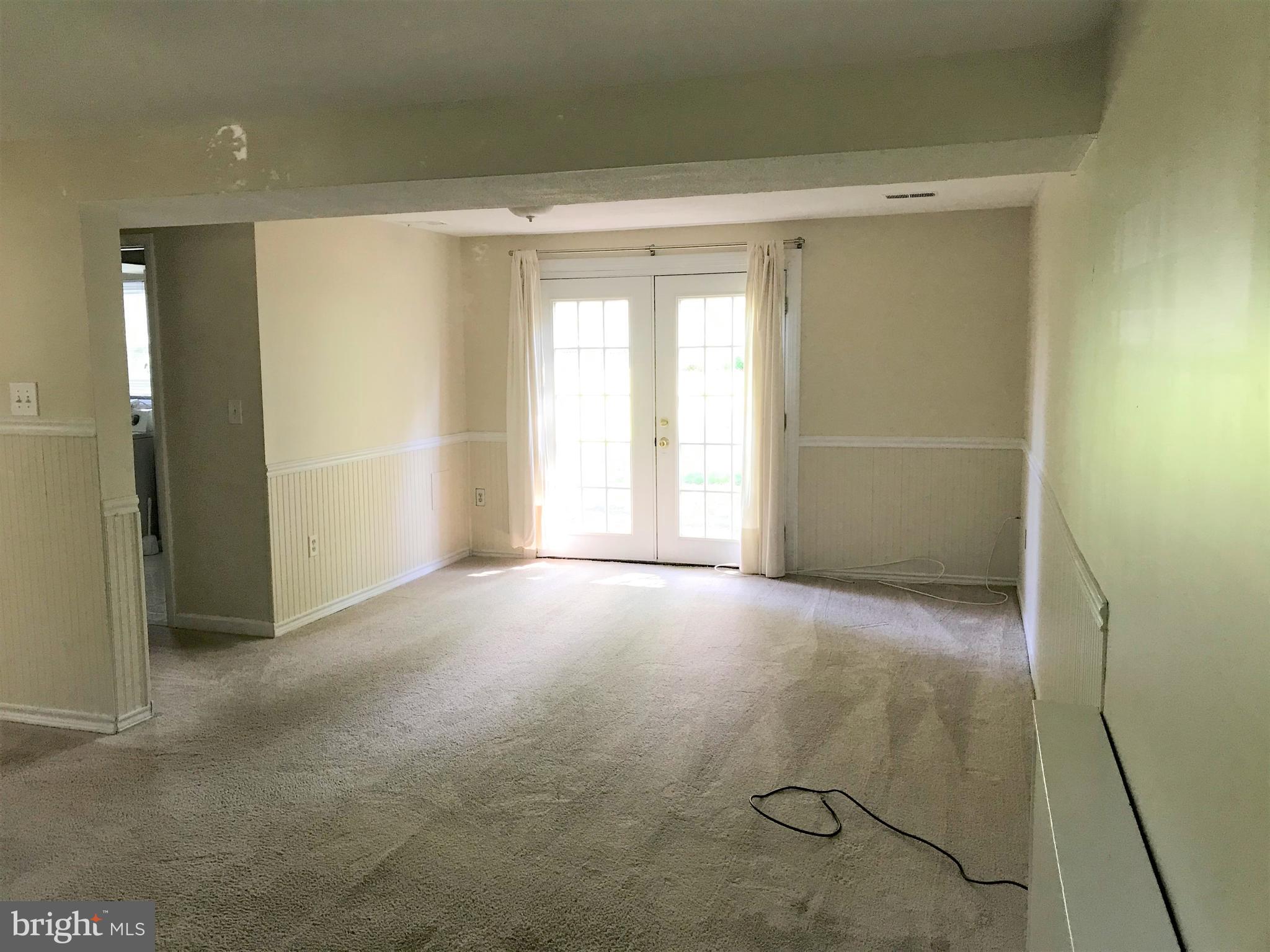 FOUR SEASONS ESTATES - Residential Lease