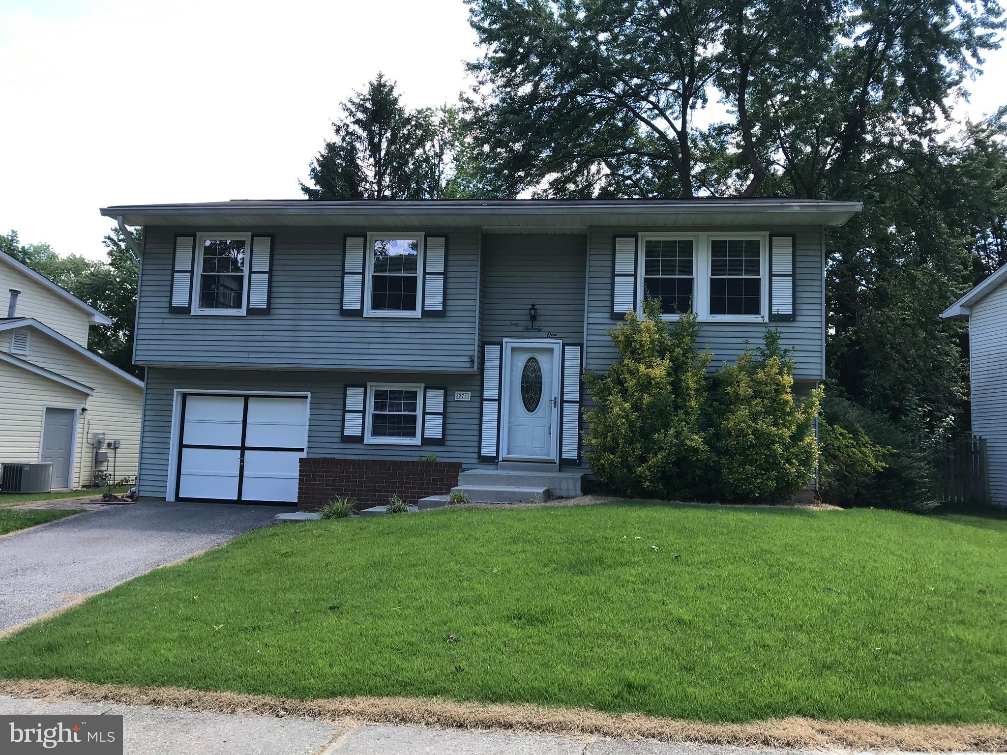 FOUR SEASONS ESTATES - Residential Lease