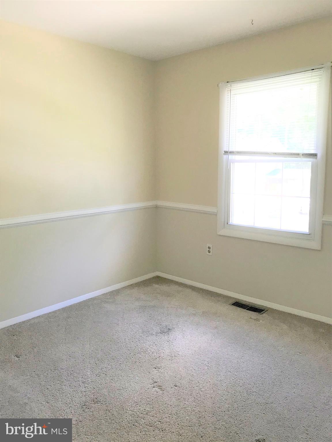 FOUR SEASONS ESTATES - Residential Lease