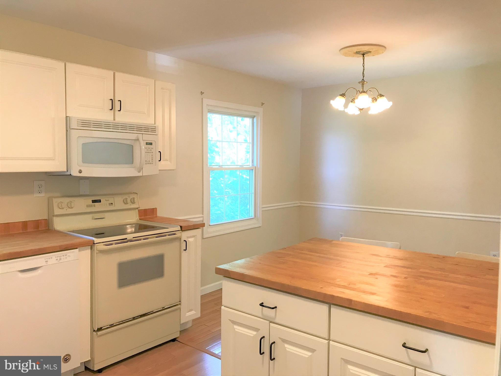 FOUR SEASONS ESTATES - Residential Lease