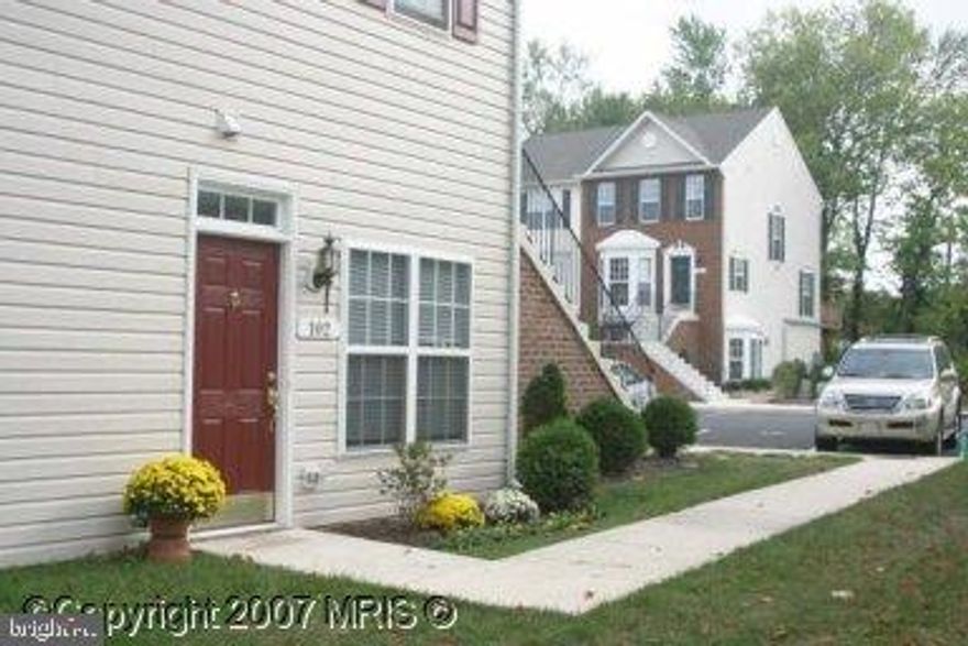 Welcome to Private Gated Community at Crain Summit Town home condo. Well kept and maintained Two Bedroom and Two Bathroom End One ground Level Unit. Close to shopping, Restaurants and easy to access HWY. 97 & 100. HVAC replaced about three years ago. Rear door that exit large community field. Condo fee includes water. Sold as is and seller prefers Seller's Title.