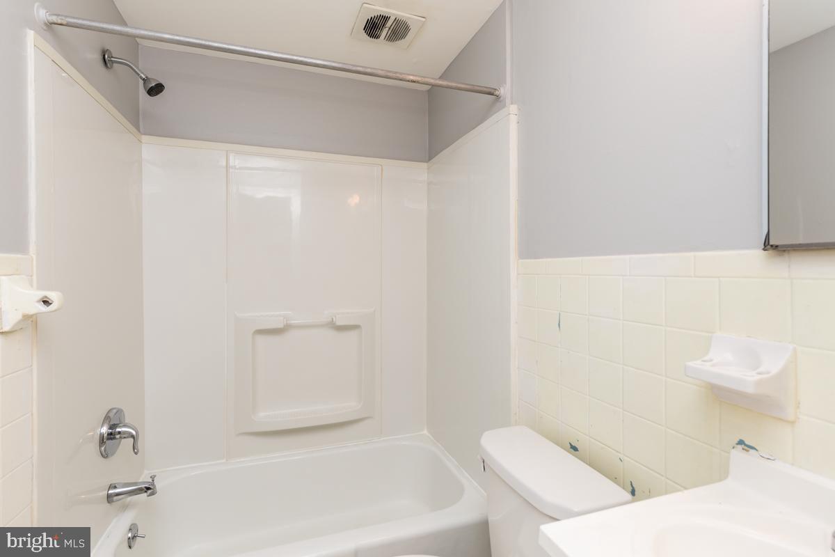 WASHINGTON SQ WEST - Residential Lease