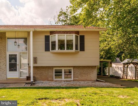 Photo of 404 W Marion Street, LITITZ, PA 17543 (MLS # PALA2072610)