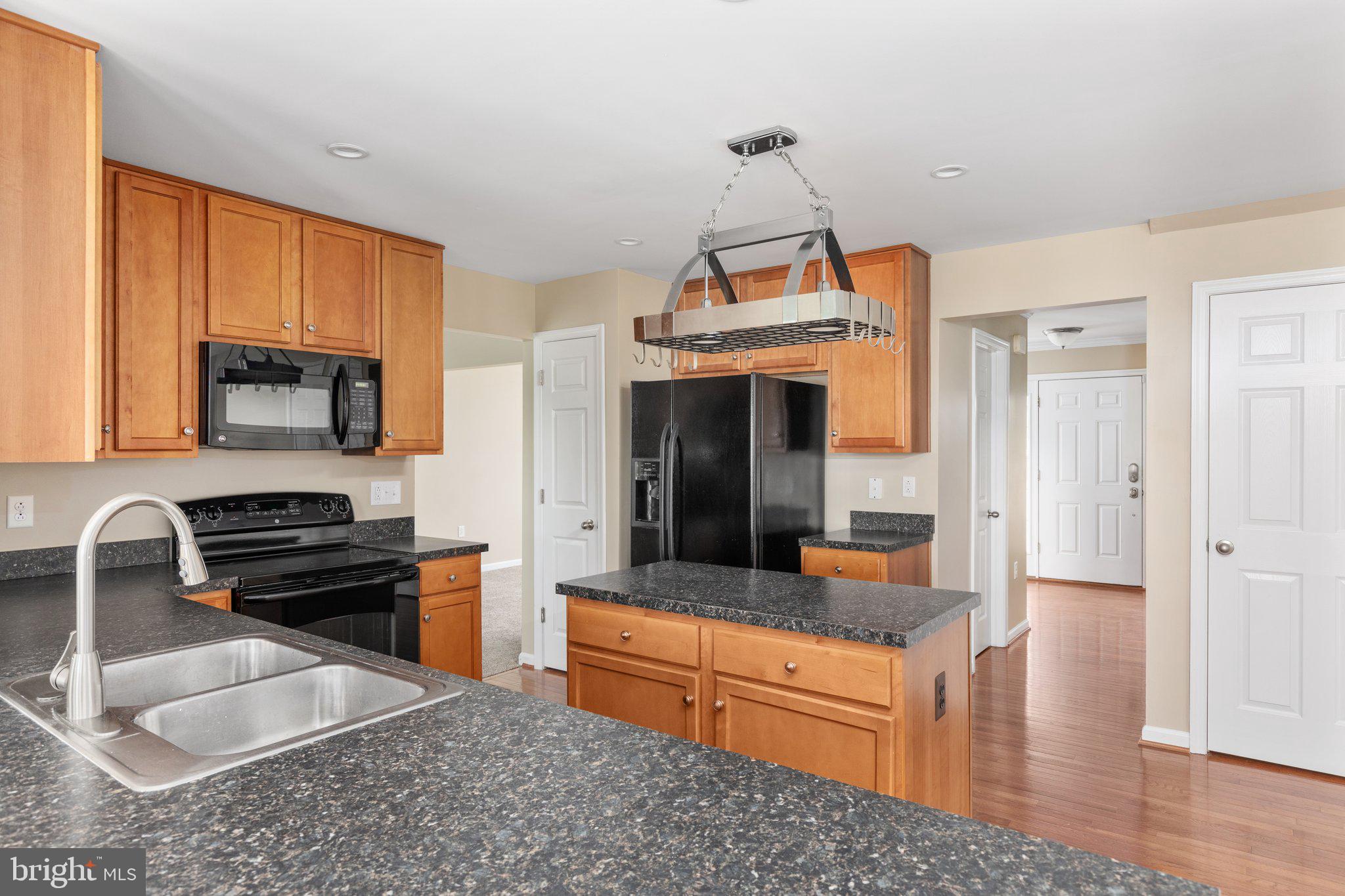 BENTWOOD ESTATES - Residential Lease