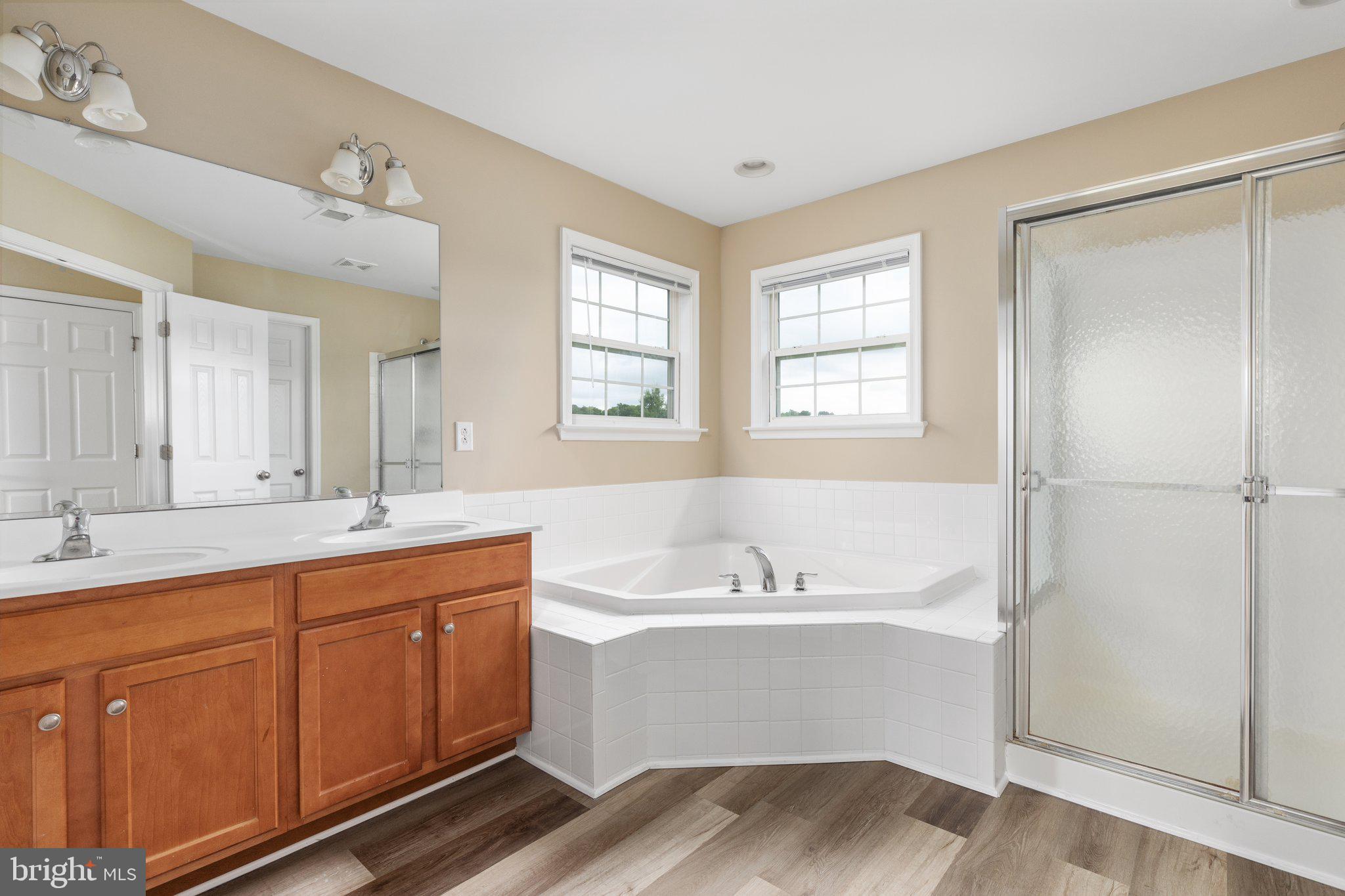 BENTWOOD ESTATES - Residential Lease