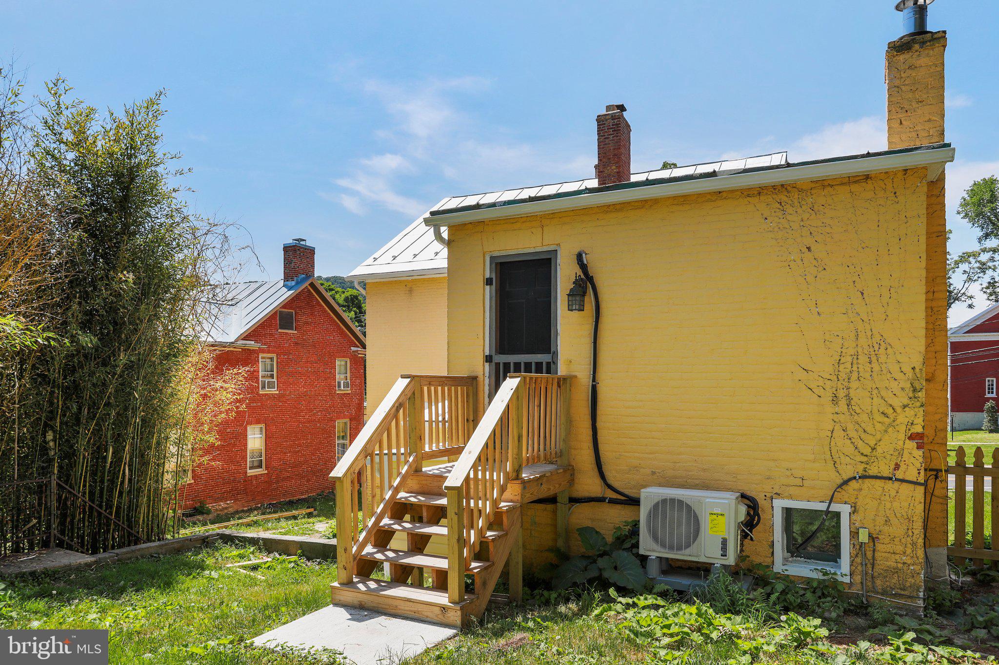 HISTORIC HARPERS FERRY - Residential