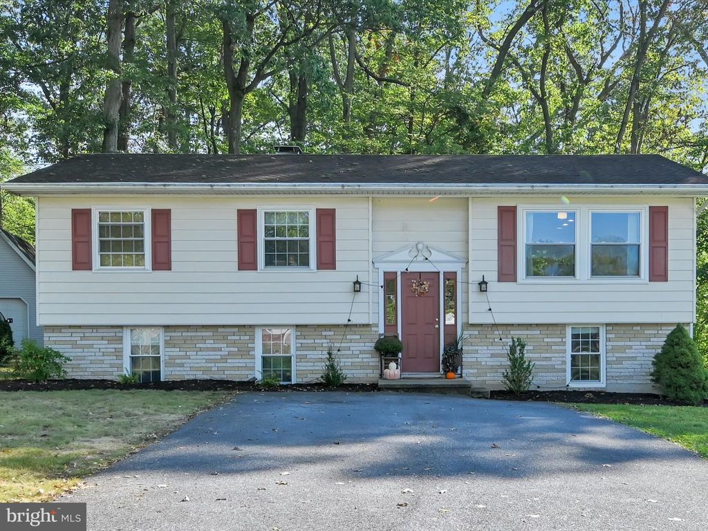 Photo of 64 Eisenhauer Rd, MYERSTOWN, PA 17067 (MLS # PALN2023154)