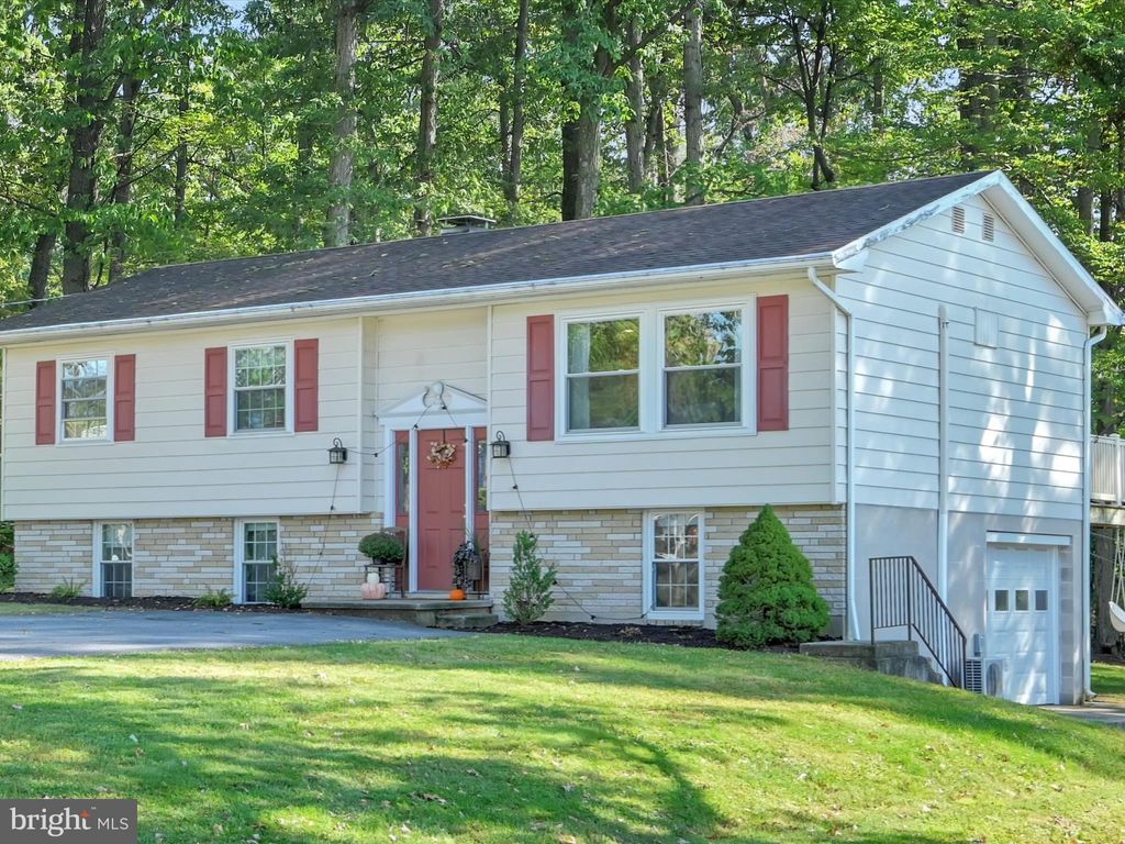 Photo of 64 Eisenhauer Rd, MYERSTOWN, PA 17067 (MLS # PALN2023154)