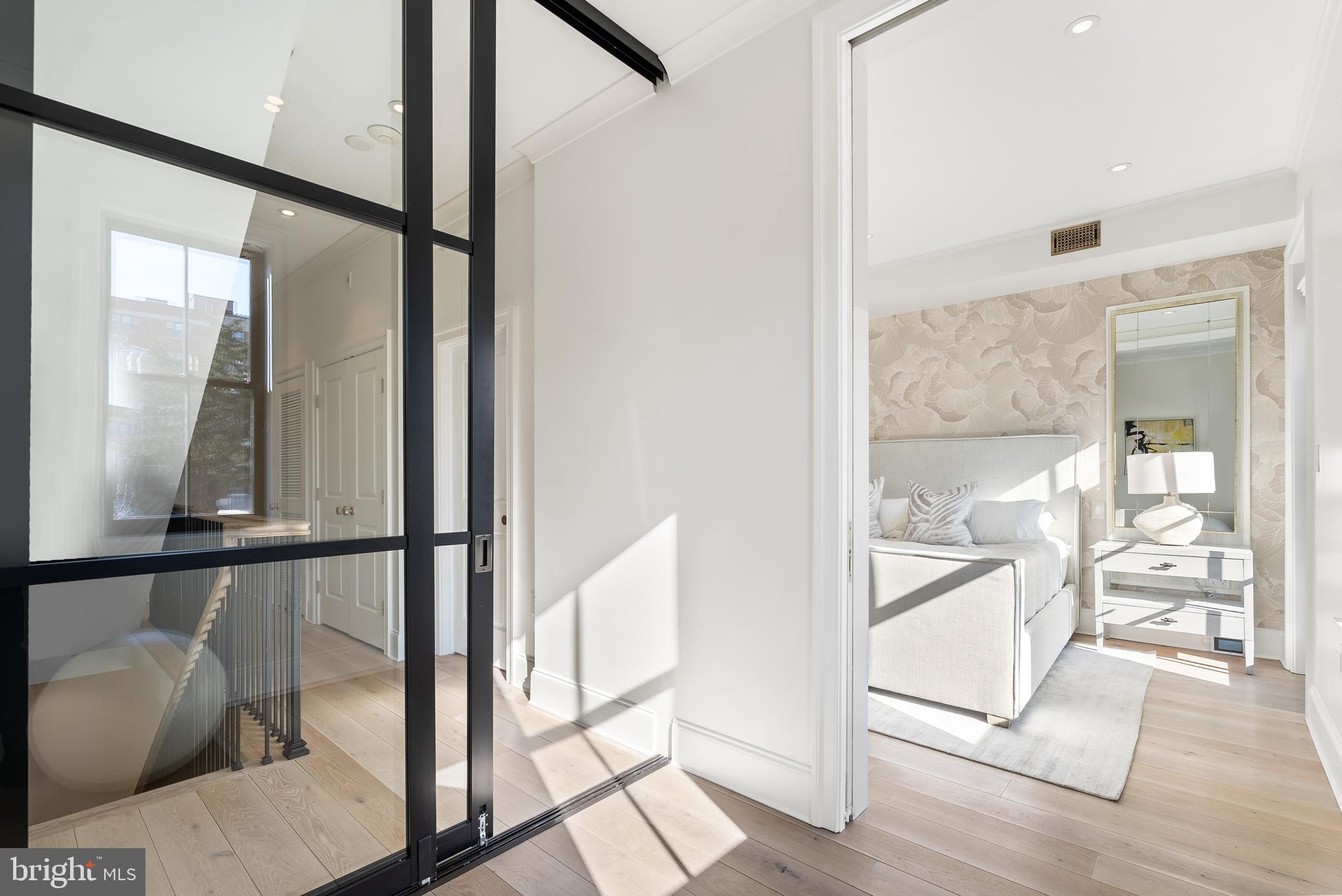DUPONT CIRCLE - Residential