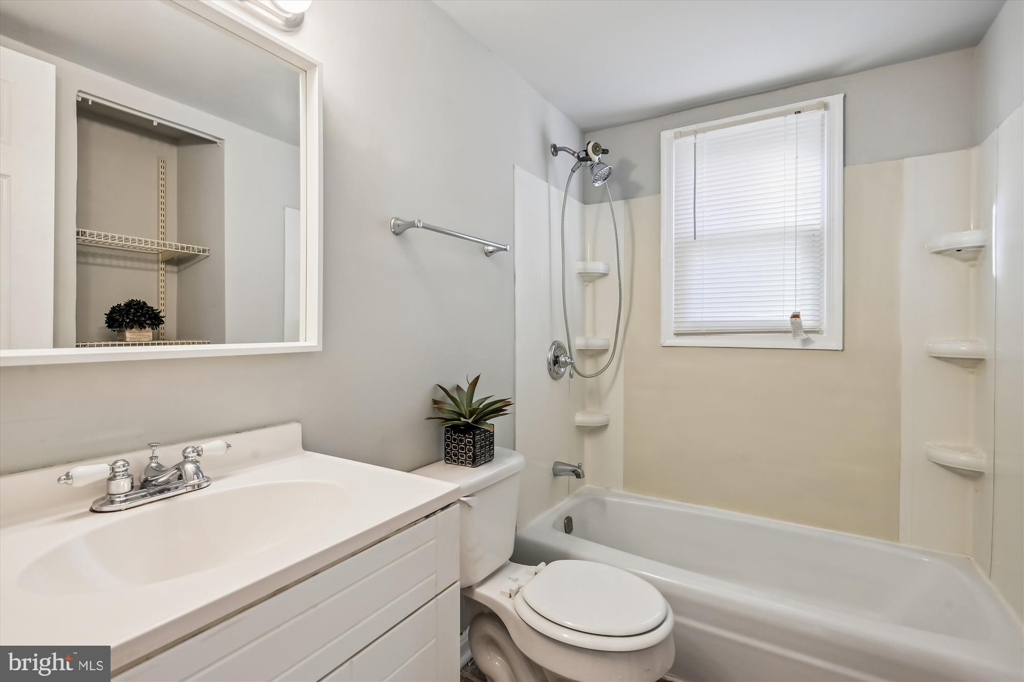 DALE CITY - Residential