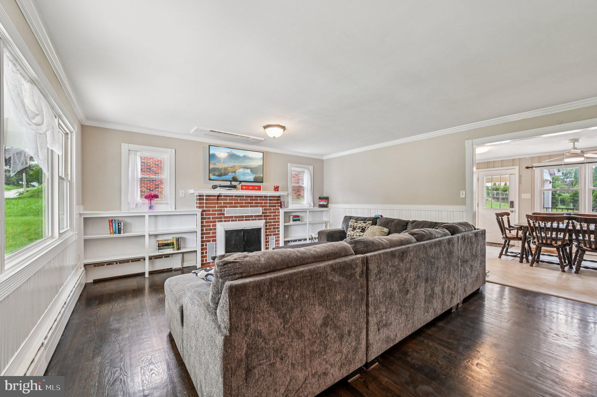 318 E MAIN STREET