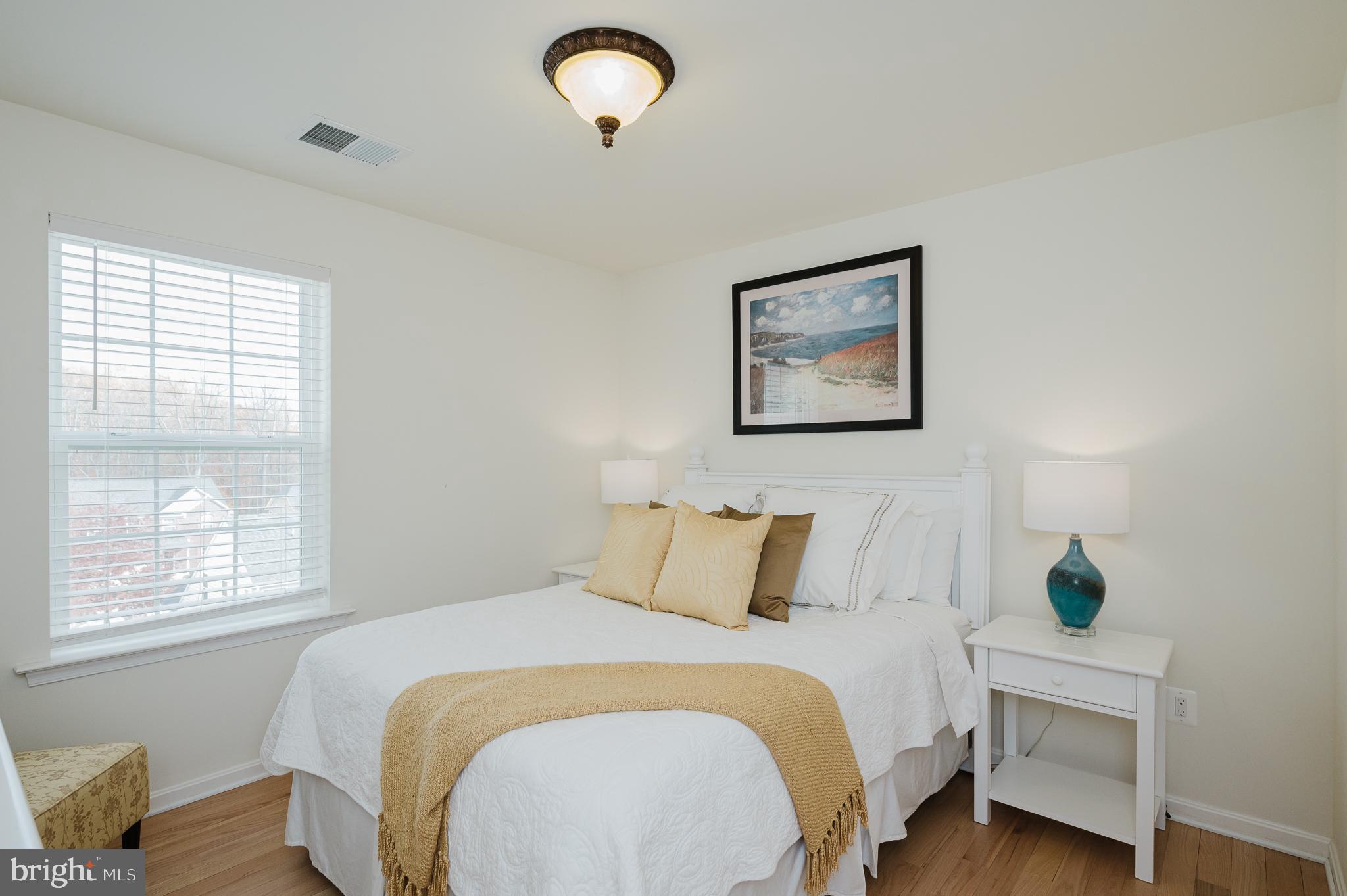 KELLY GLEN - Residential