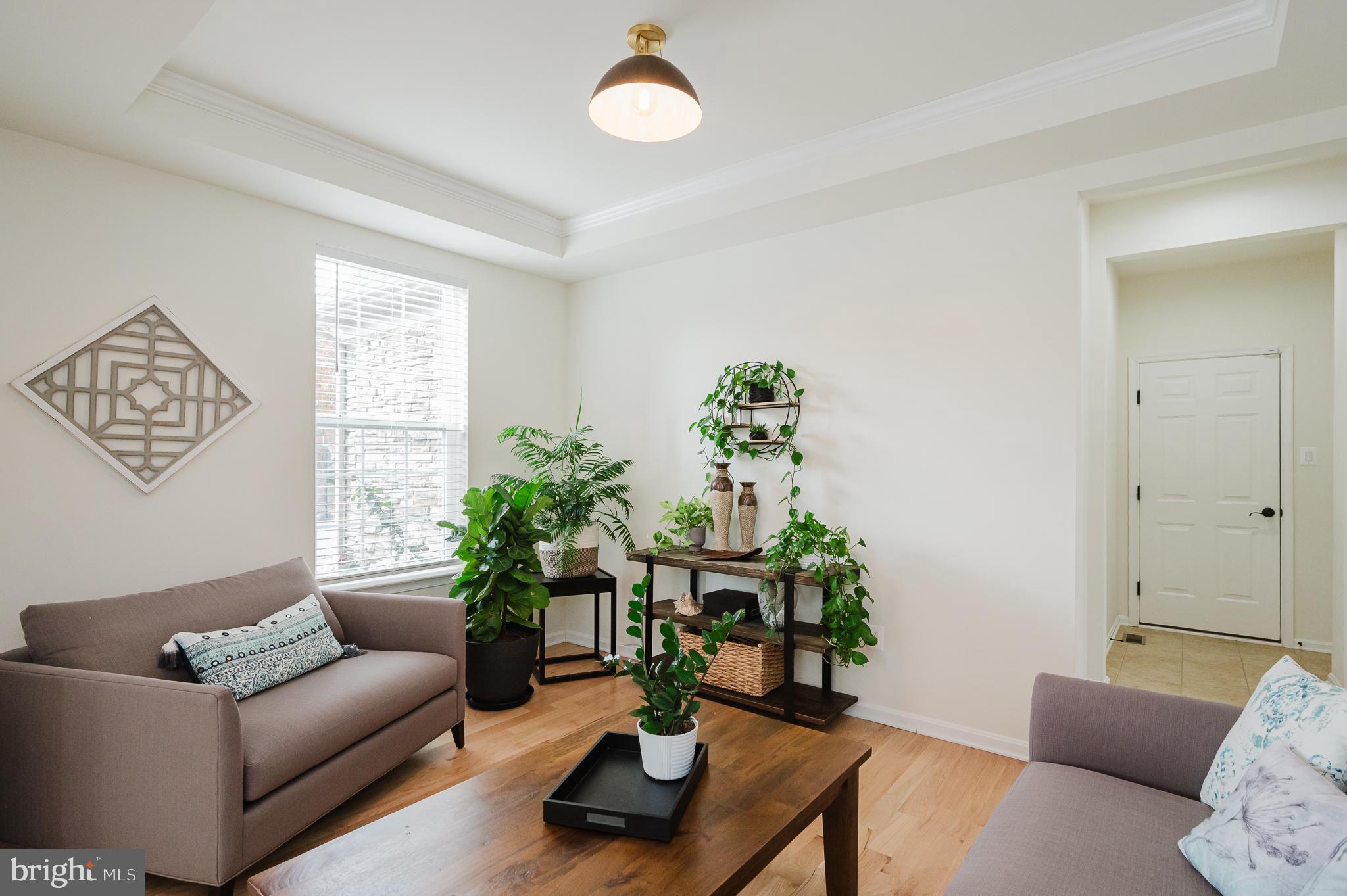 KELLY GLEN - Residential