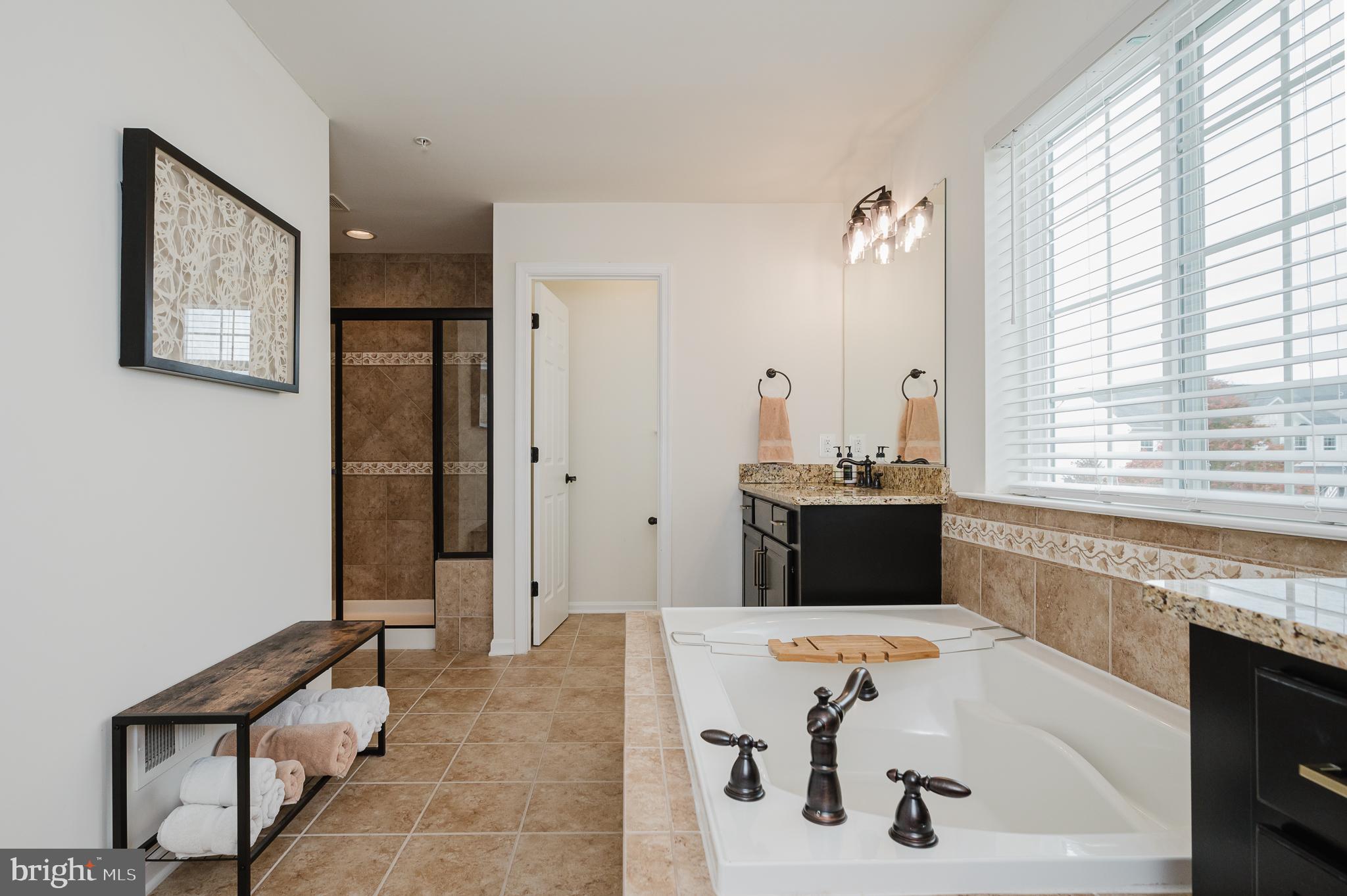 KELLY GLEN - Residential