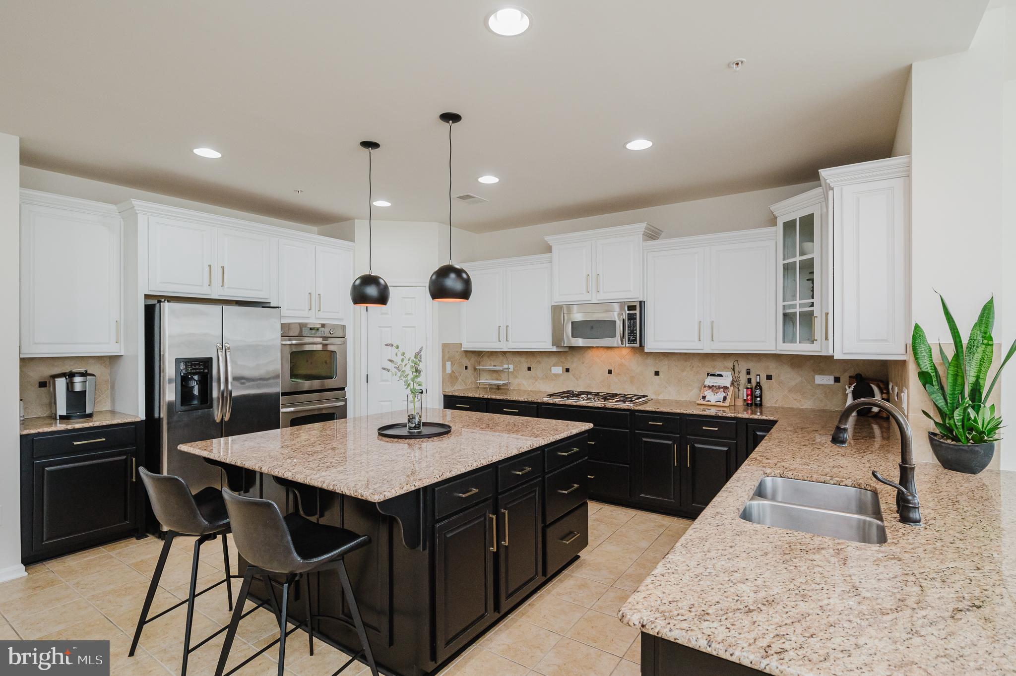 KELLY GLEN - Residential