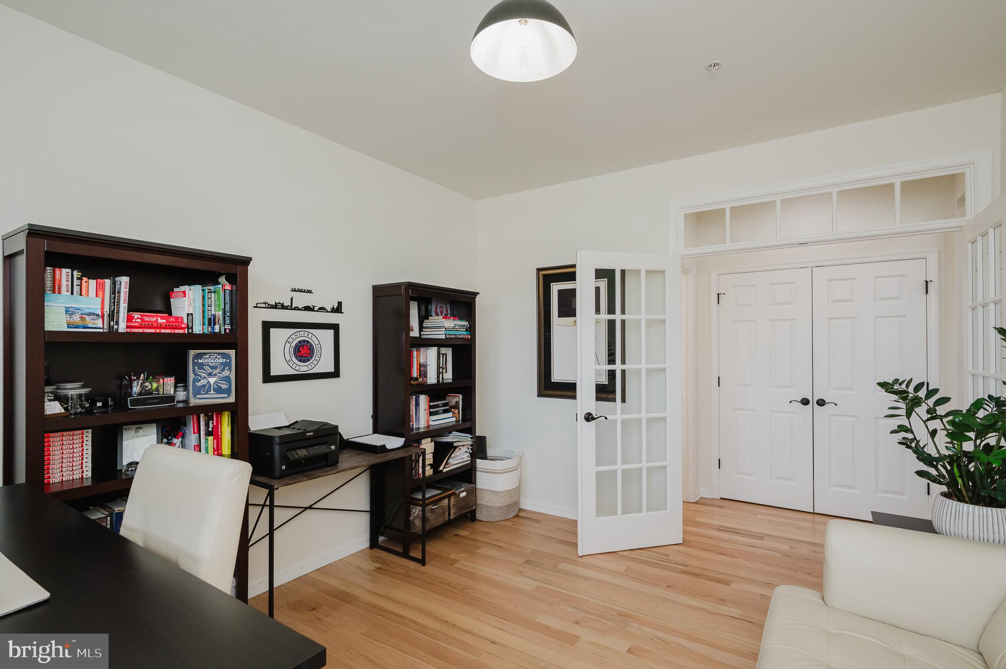 KELLY GLEN - Residential