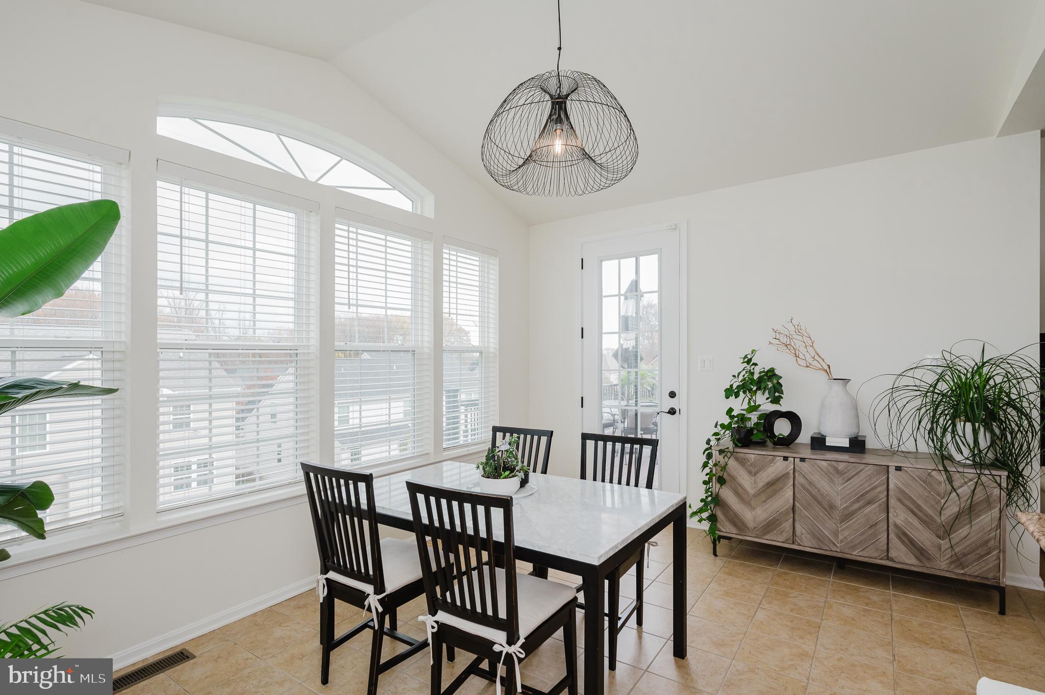 KELLY GLEN - Residential