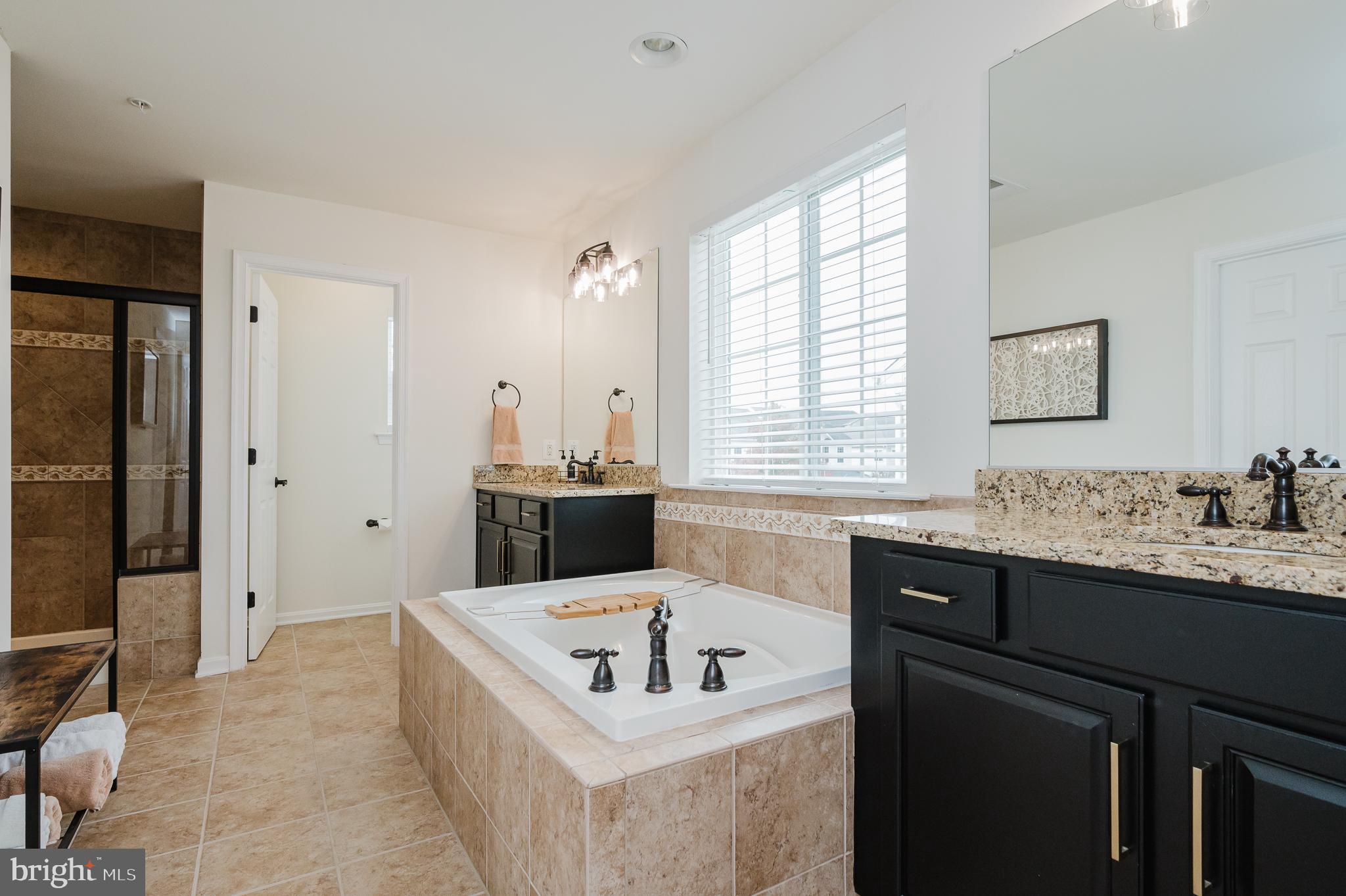 KELLY GLEN - Residential