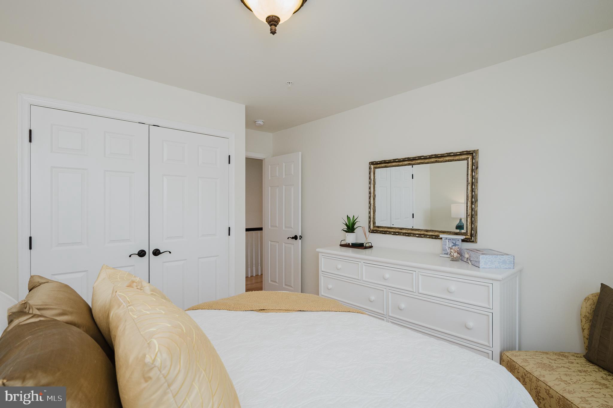 KELLY GLEN - Residential