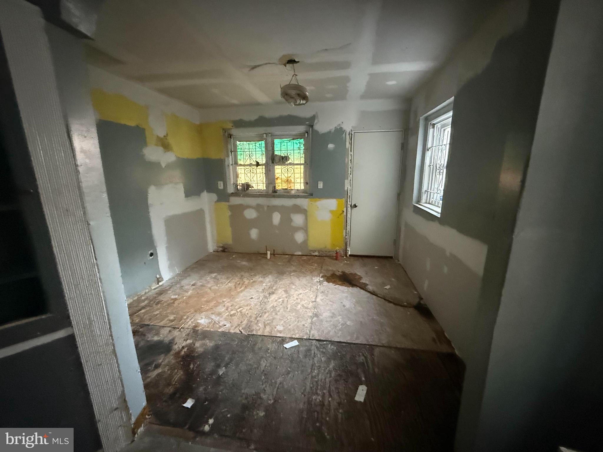 2135 N VAN PELT STREET