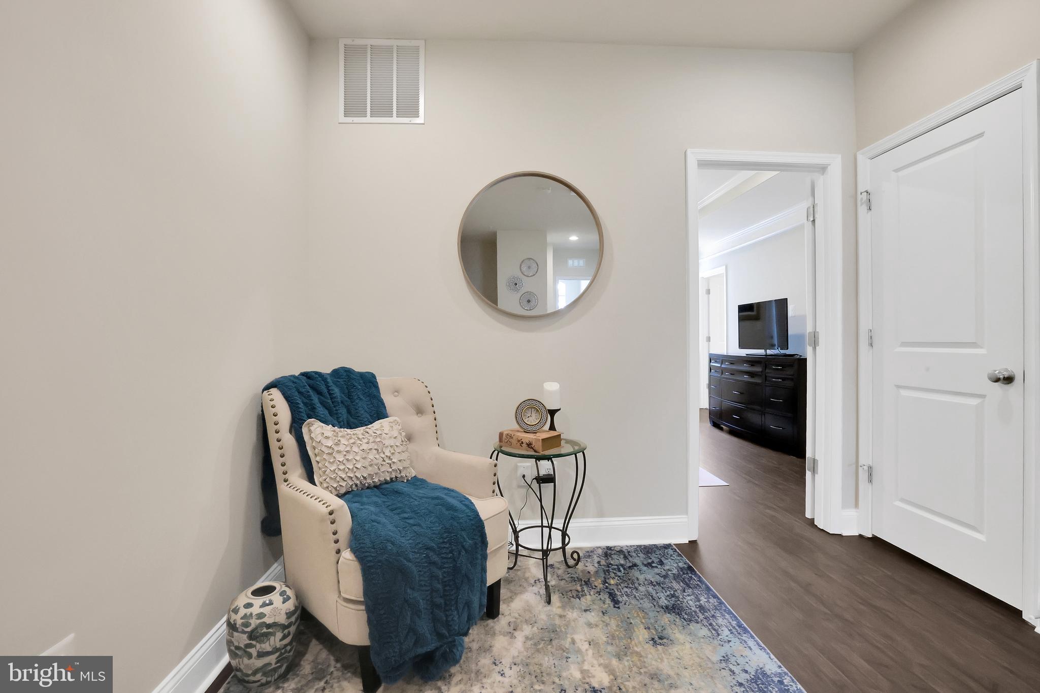 OXFORD SQUARE - Residential