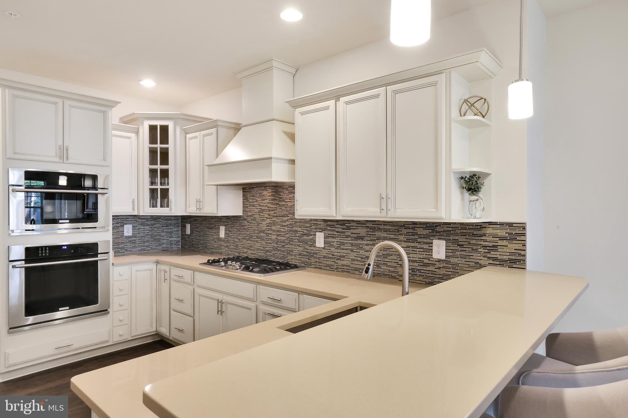 OXFORD SQUARE - Residential