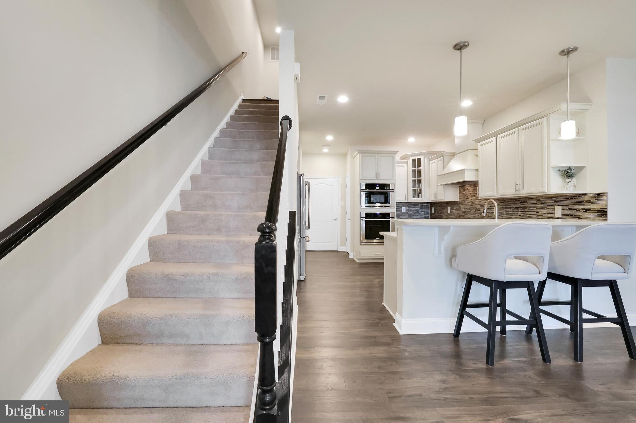 OXFORD SQUARE - Residential