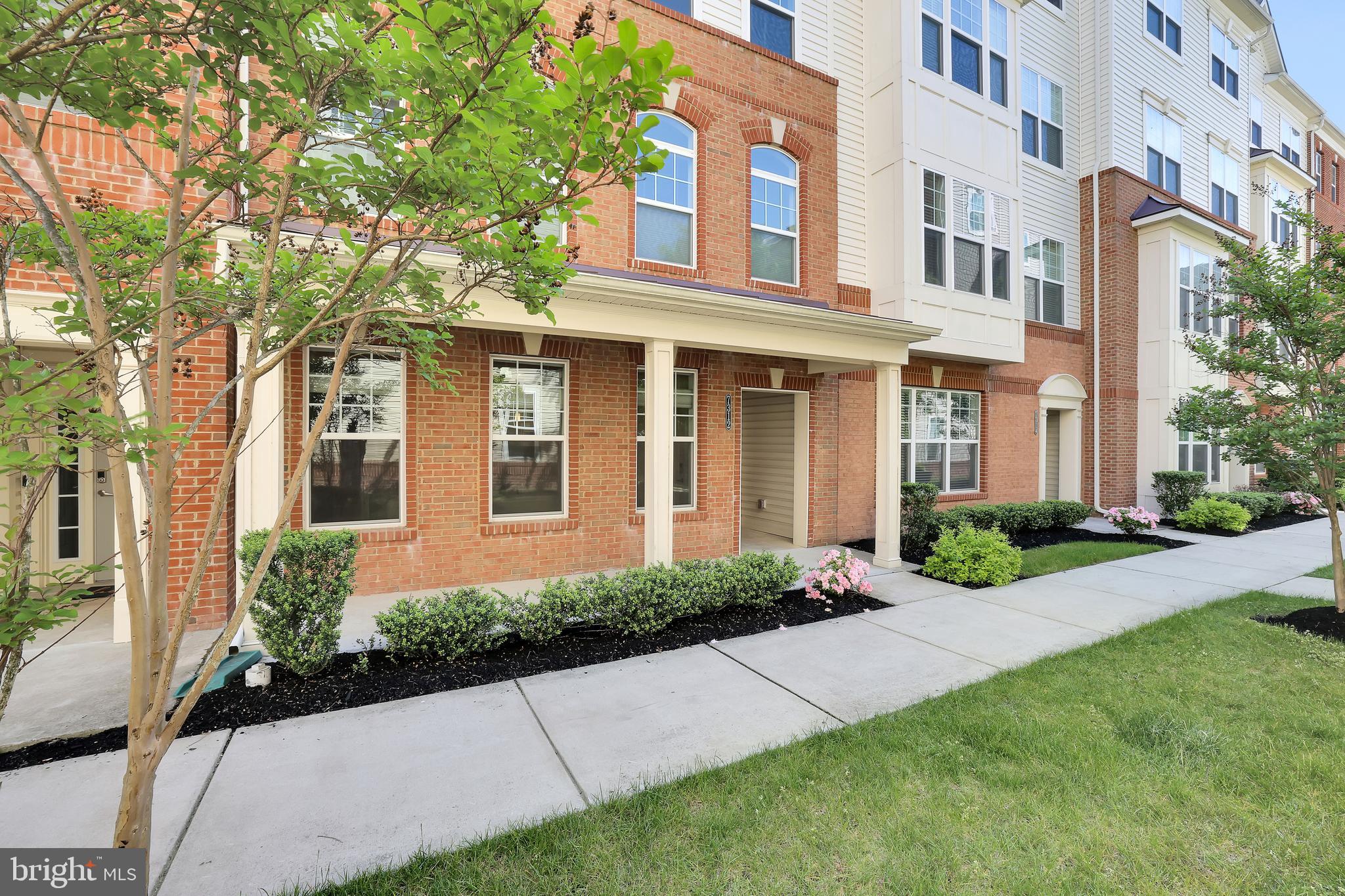 OXFORD SQUARE - Residential